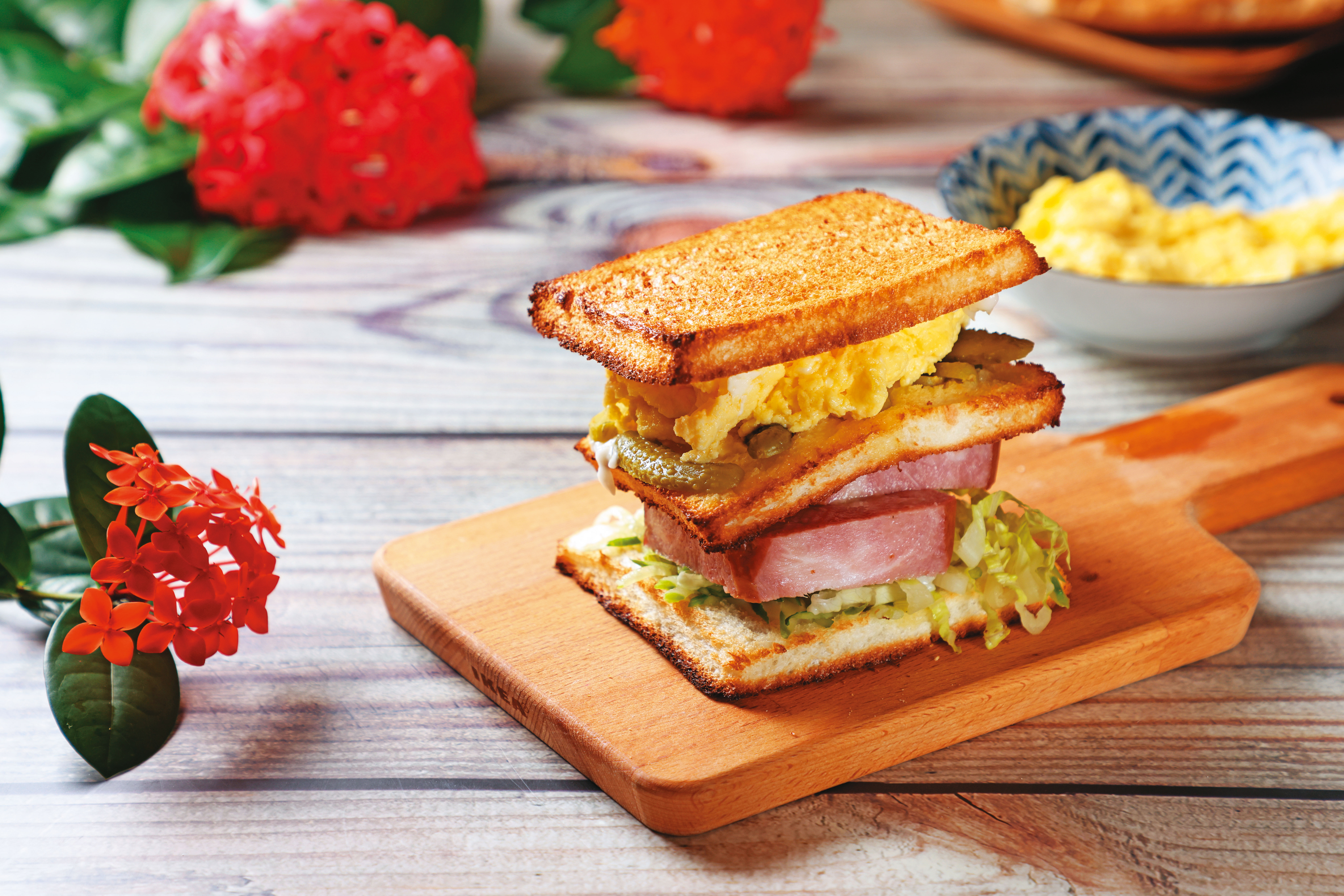 【鏡書摘】《裴社長廚房手記2》八之一　紐約阿本寧：酸黃瓜三明治