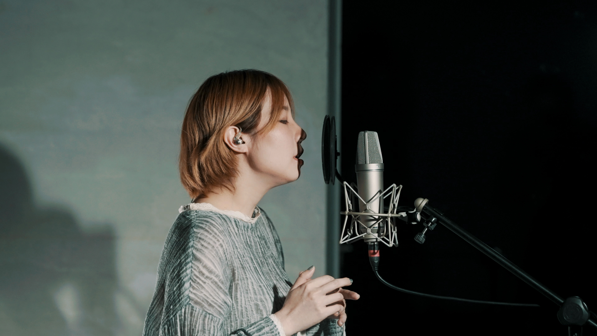 YILE LIN 林以樂與五月天瑪莎合作〈地板內早餐〉。（相信音樂提供）