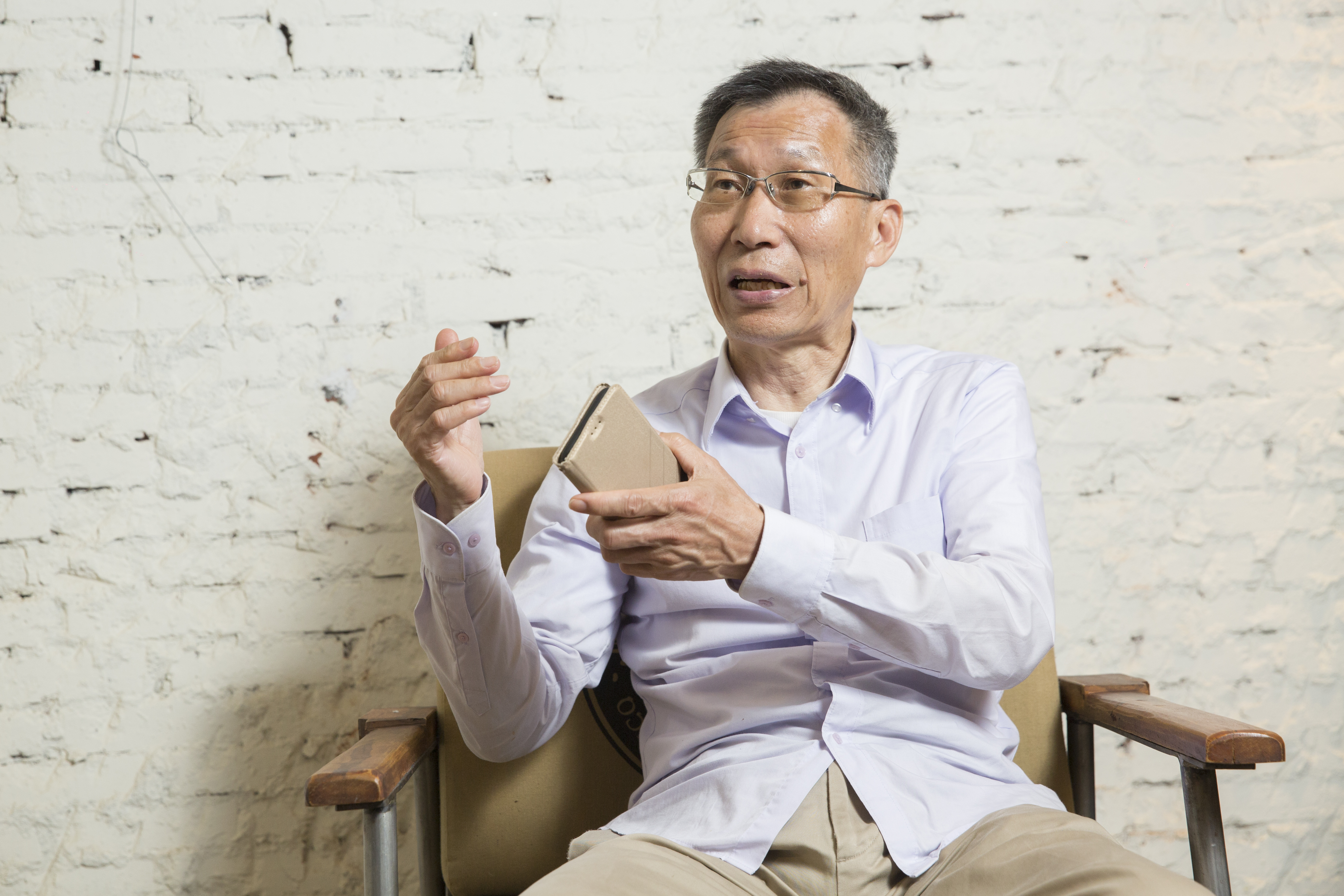 闕又上主張台積電逢低分批進場，就像散彈槍打在微笑曲線上，行情反轉能享受獲利。