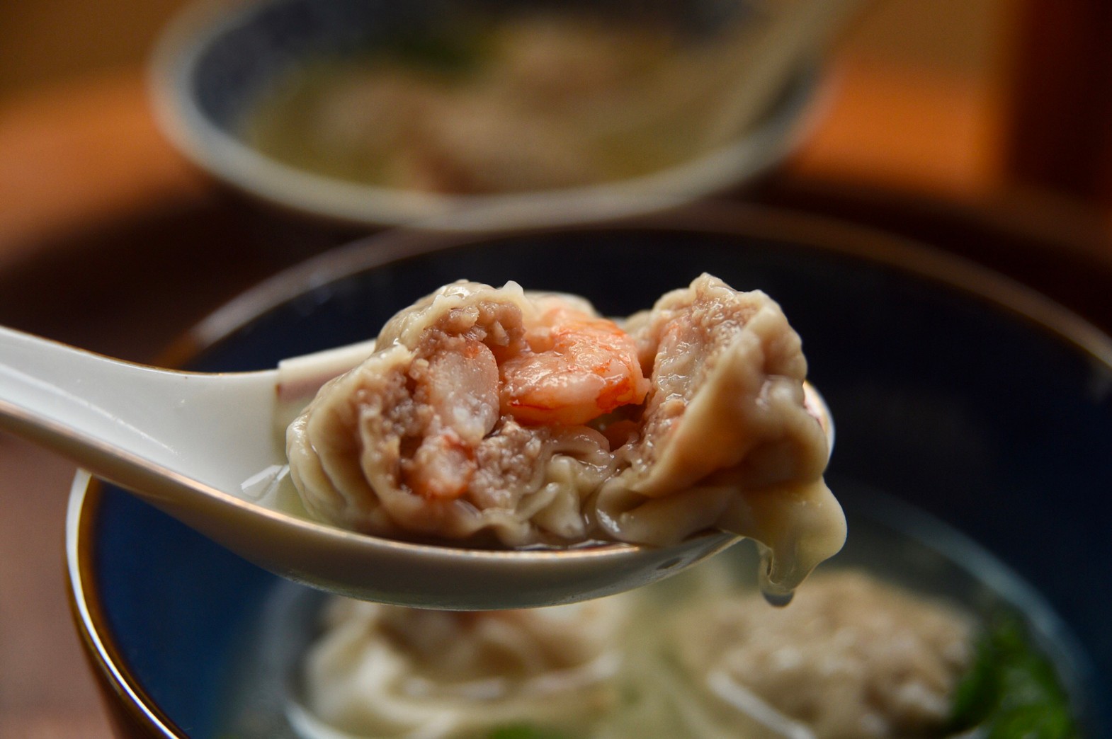 「香料女王」陳愛玲的夢幻雲吞，肉餡及辛香料講究，氣味鮮明。