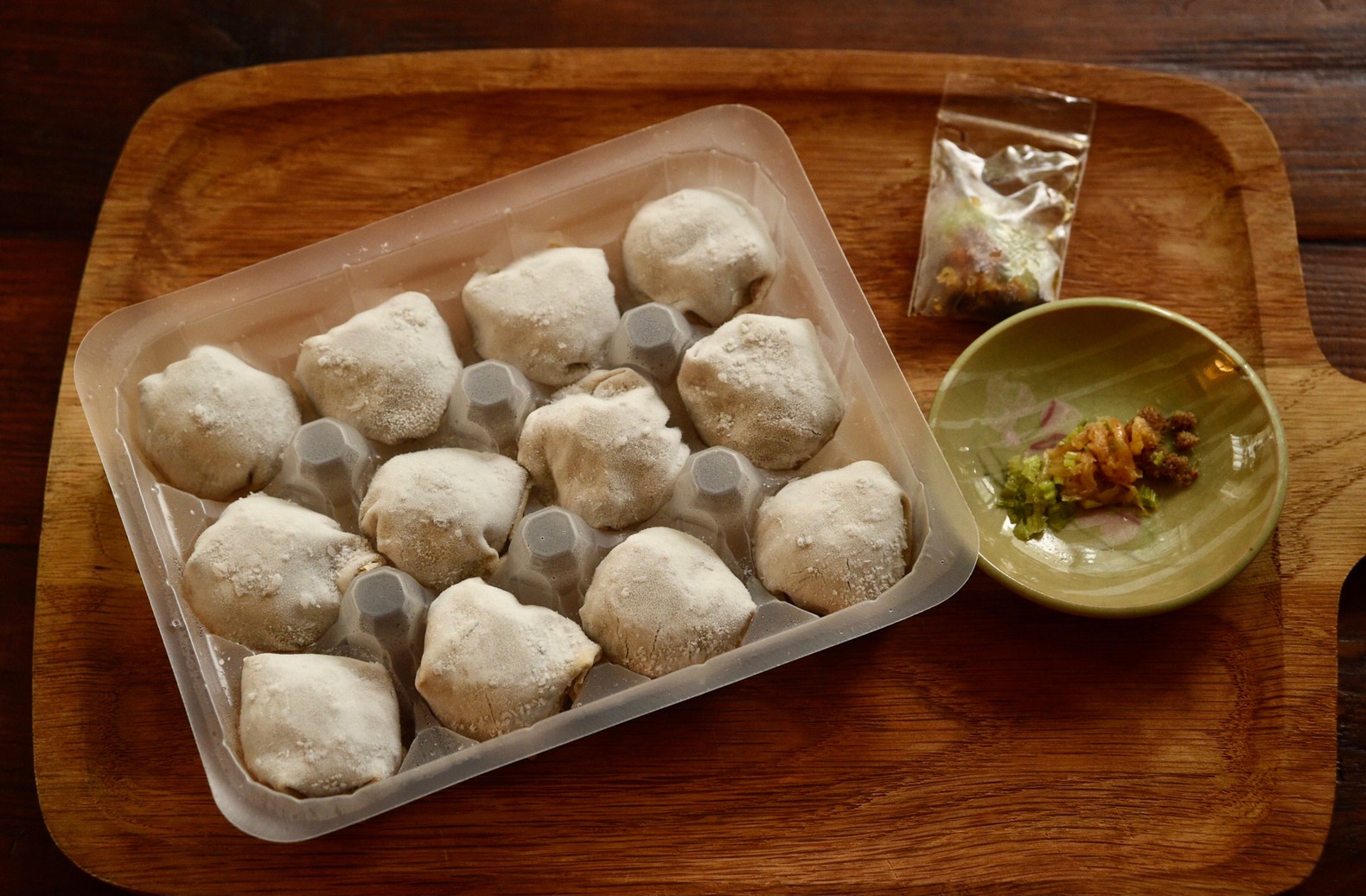 香料女王重現家族口味的夢幻雲吞，有「粵式劍蝦雲吞」及「粵式鮮肉雲吞」二款口味。