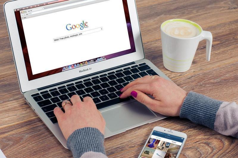 Google和臉書目前已經付費給美國、澳洲、德國和法國等地的優質新聞媒體,但未付費給台灣。(翻攝Pexels)