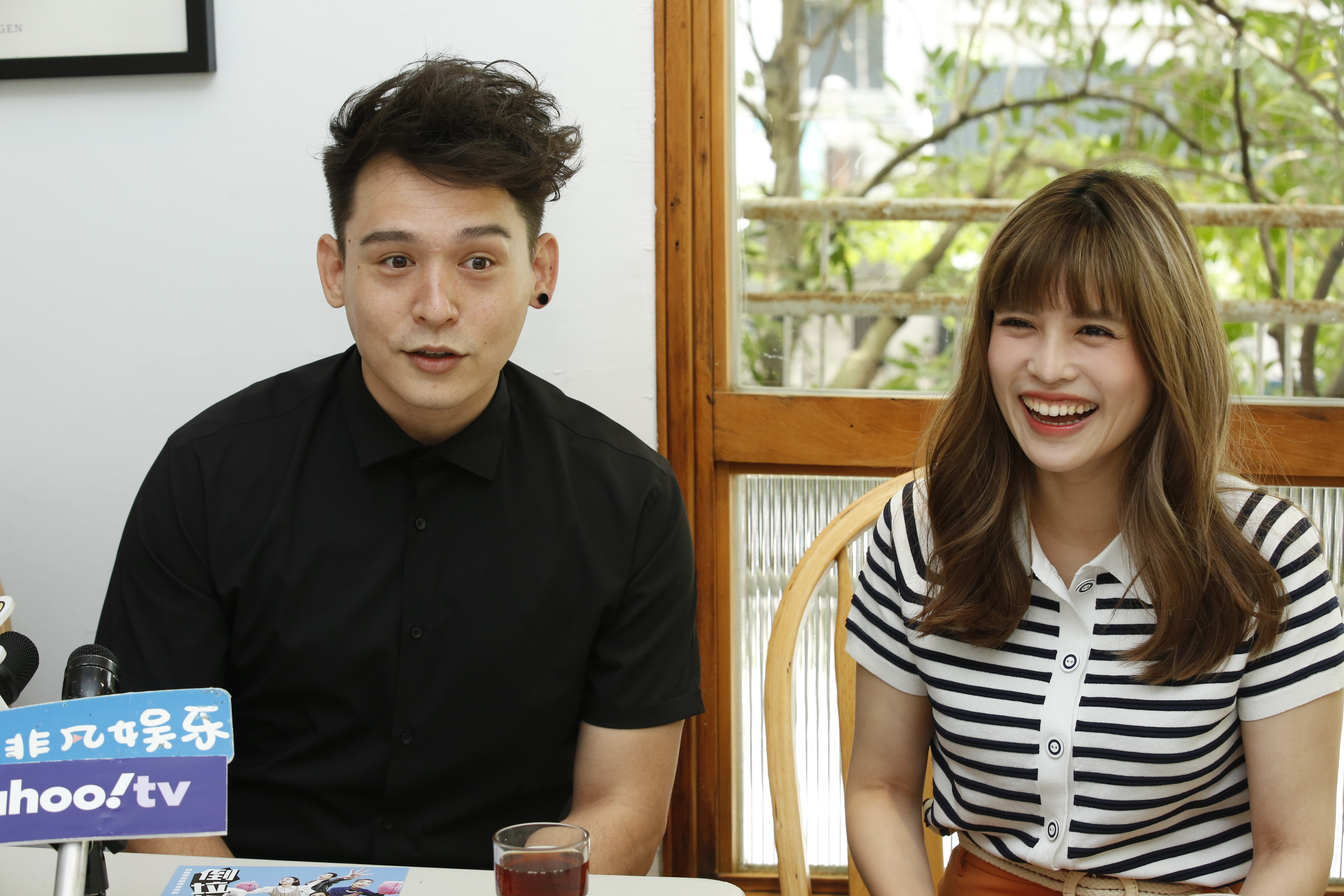 倪安東在劇中給予夏宇童許多戀愛建議。