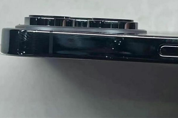 傳出iPhone 14 Pro Max側面照曝光。（翻攝百度iPhone 14吧果粉討論區）