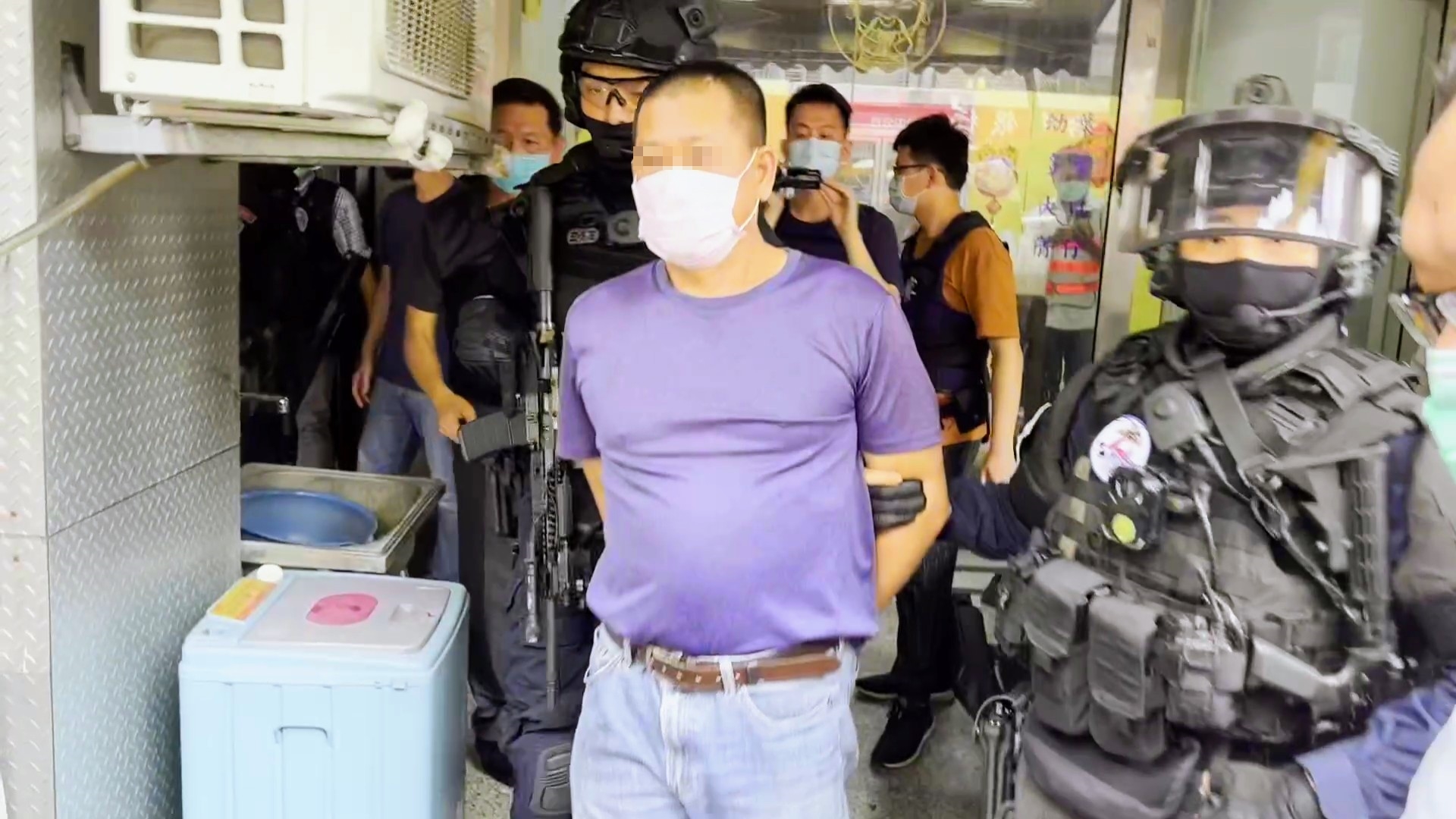 李嫌今天下午被警方在台中某間養生館活逮。(民眾提供)