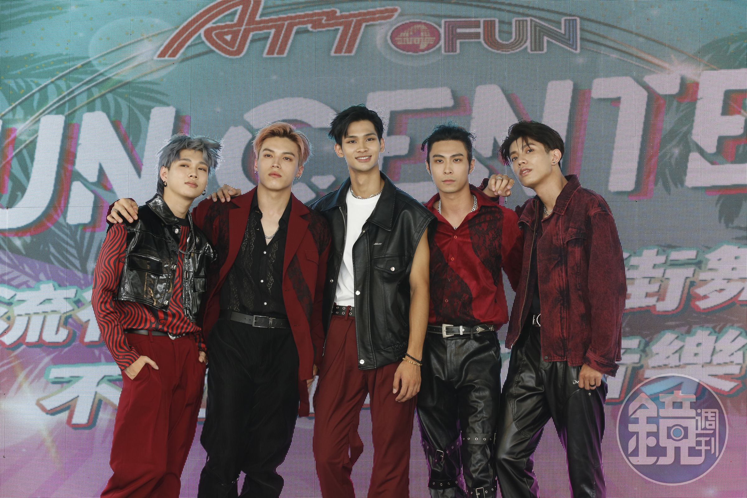 「火星」何書瑋、李哲言、夏浦洋、MAX、陳峻廷今天出席ATT 4 FUN中心音樂節活動。