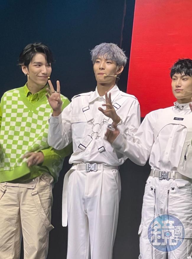 林煥鈞(中)以80萬9959票奪冠,奪得冠軍寶座。