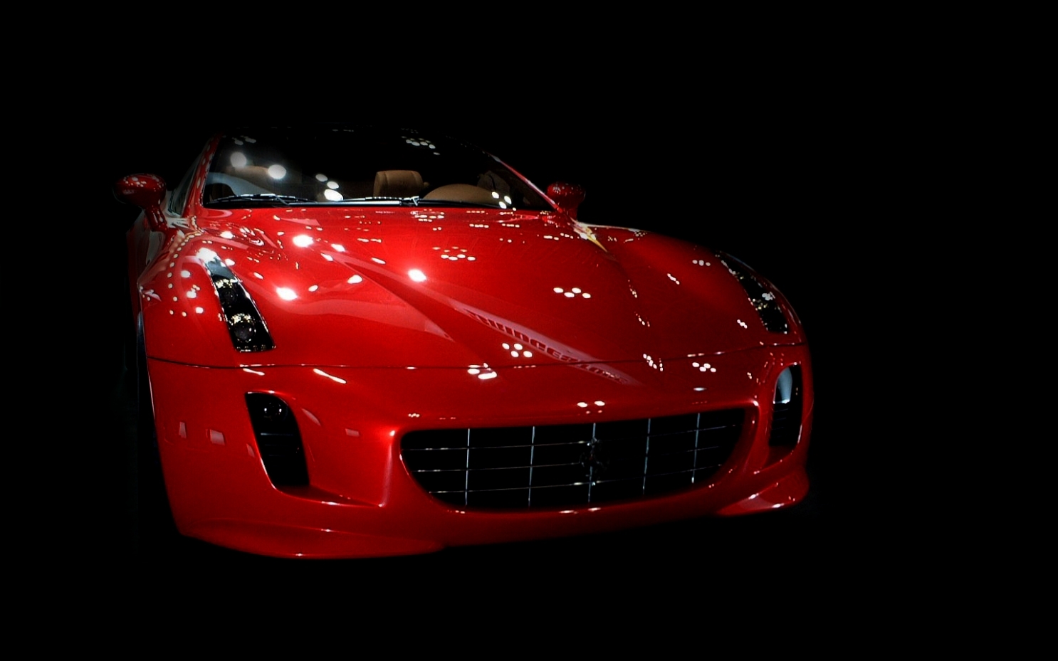 一名法拉利車主分享一段「被18歲女孩死纏爛打告白」的影片，引發熱議。（法拉利示意圖，非當事人車輛，photoAC）