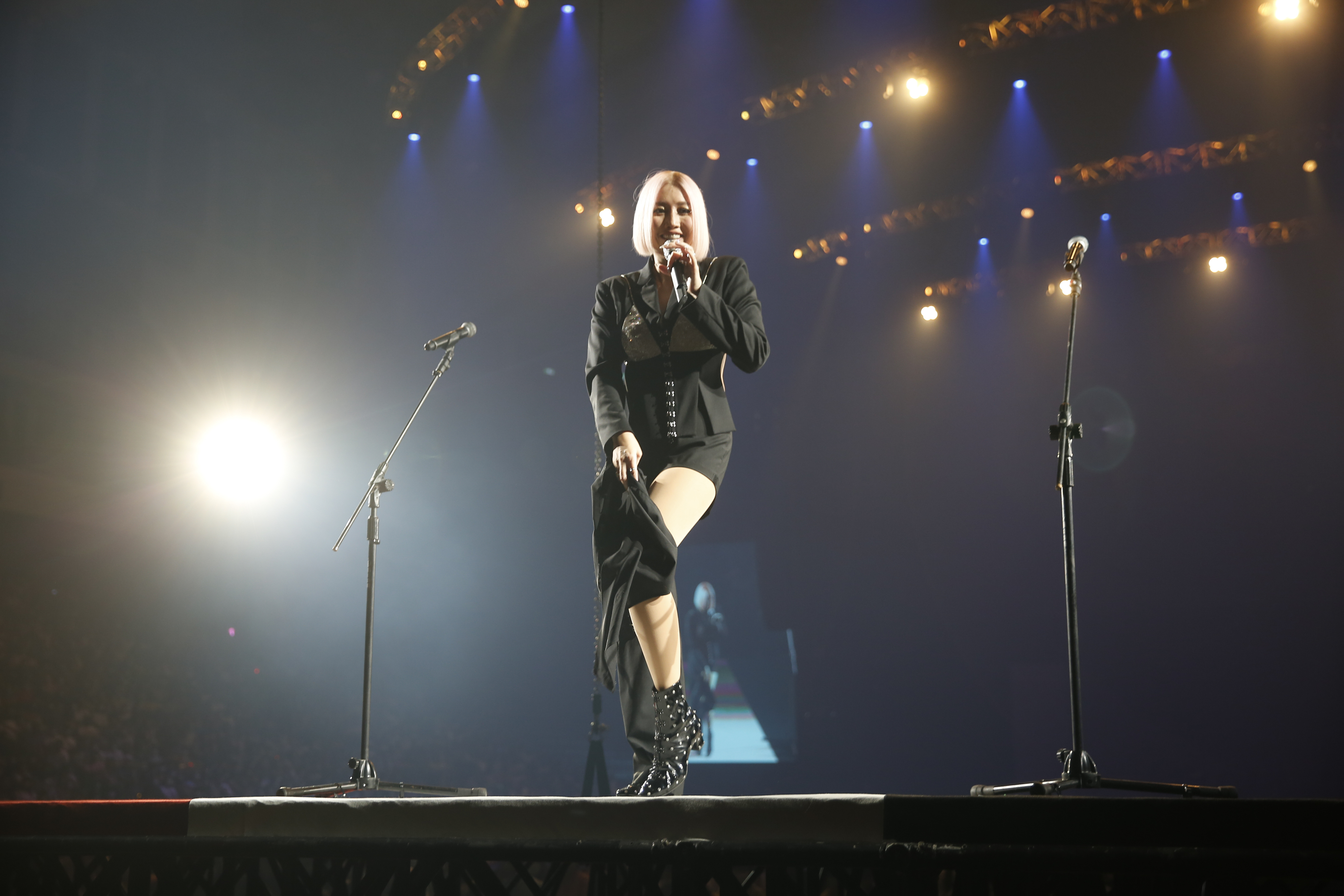 A-Lin當眾脫下褲子,問粉絲「誰要我的褲子?」