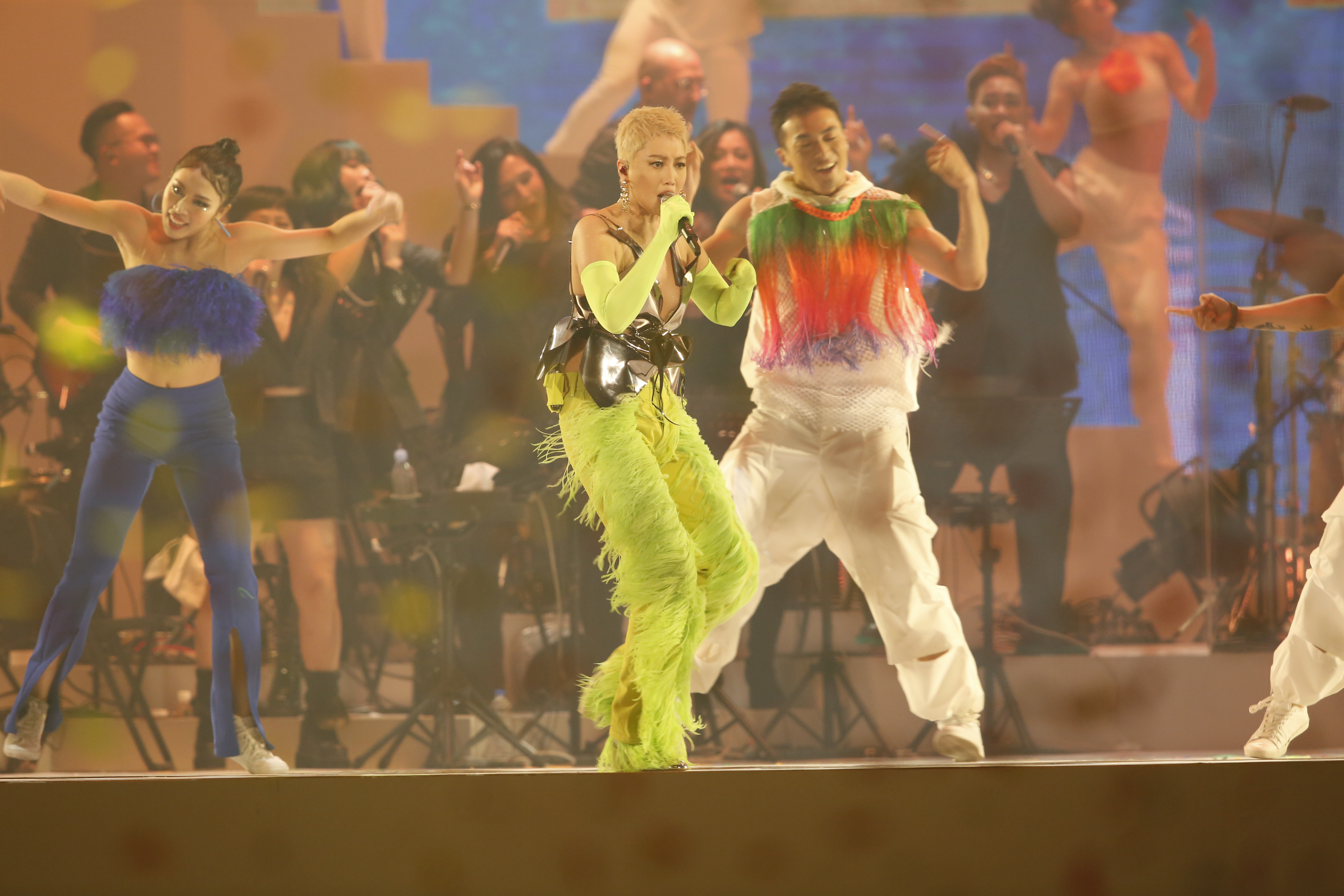 A-Lin寵粉，安可曲多唱一個小時。