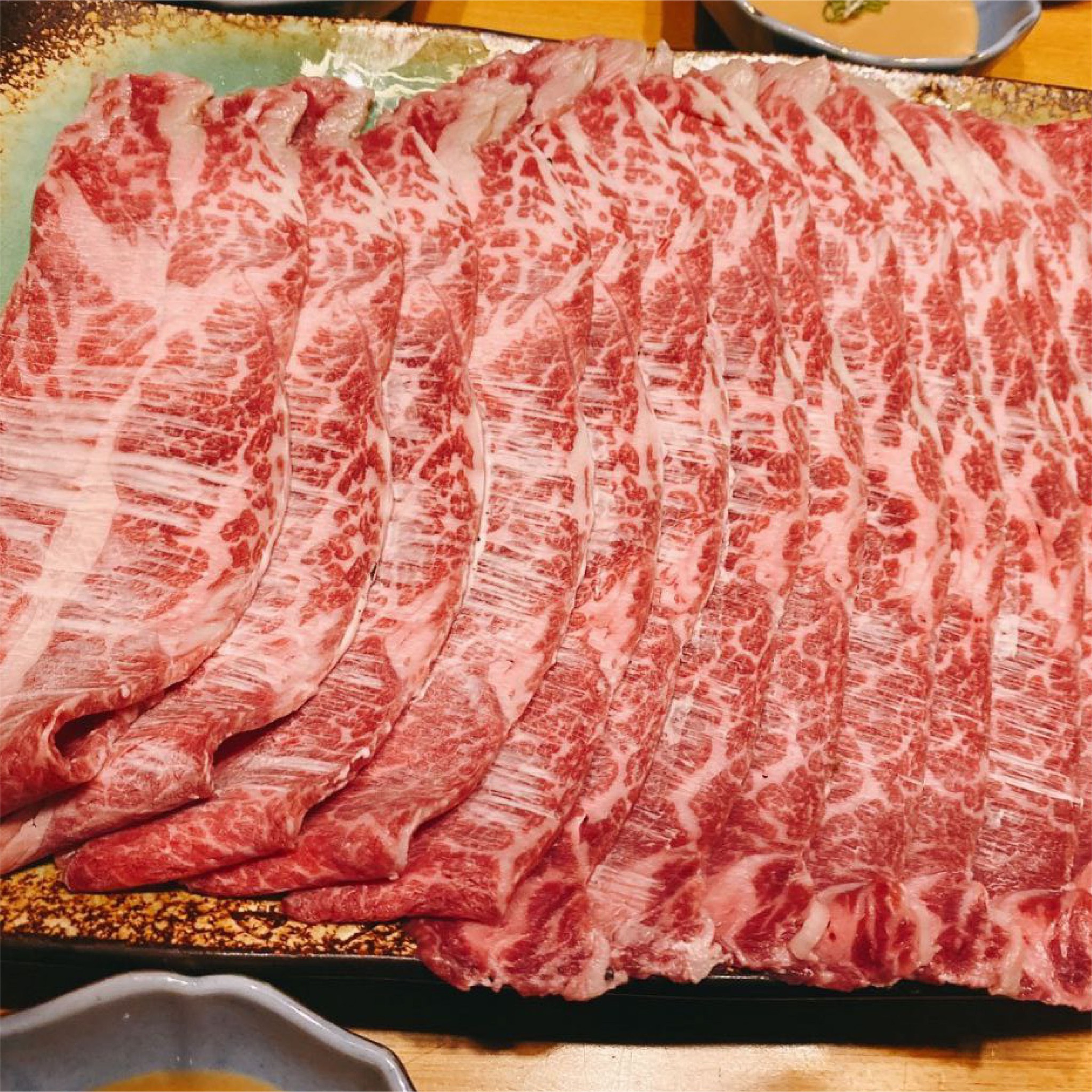 趙少康和友人一共點了足足15片美國牛小排。（翻攝自趙少康臉書）