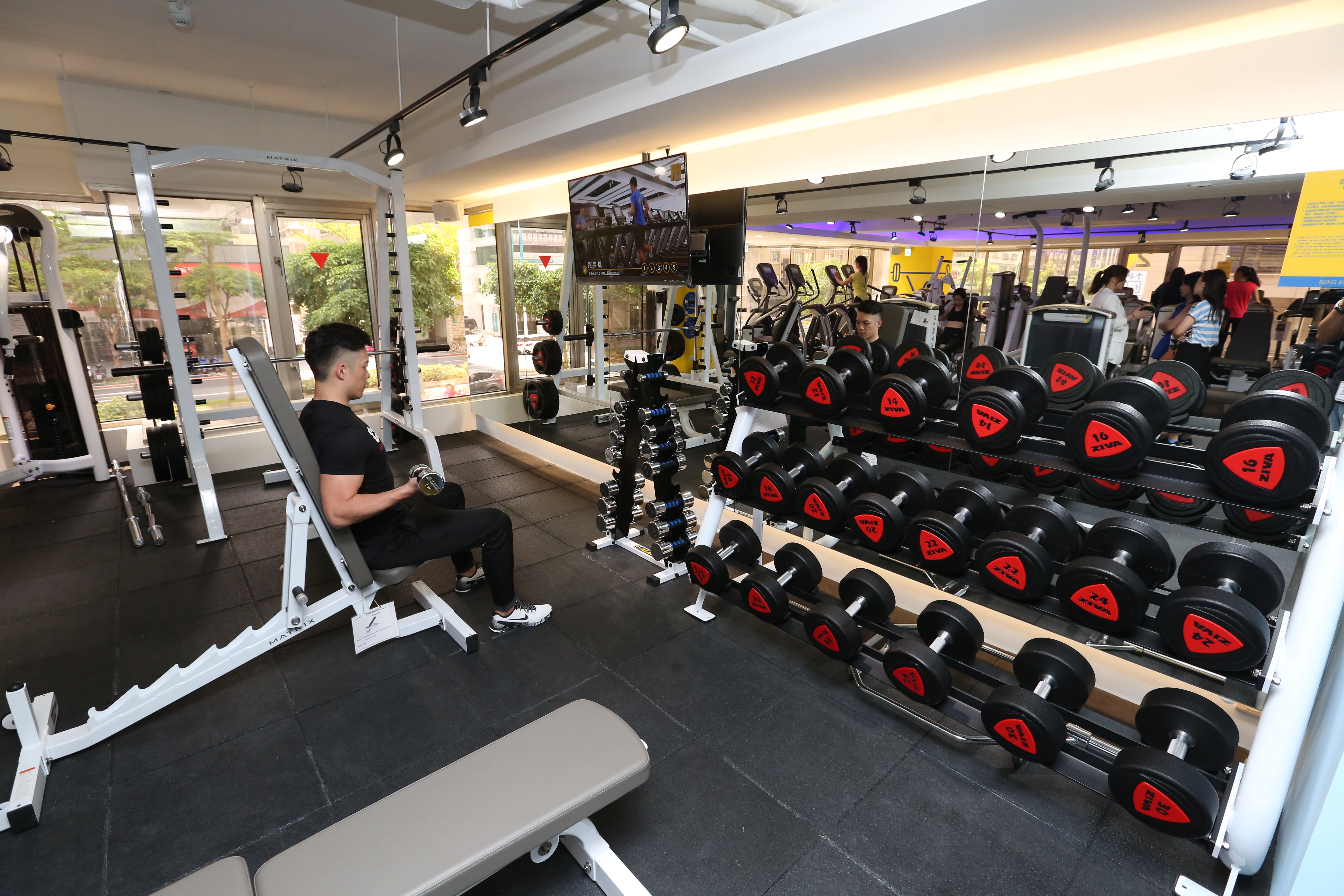 民眾可依循身分證字號末碼以單、雙號分流登記「動滋健身券」。（本刊資料照）