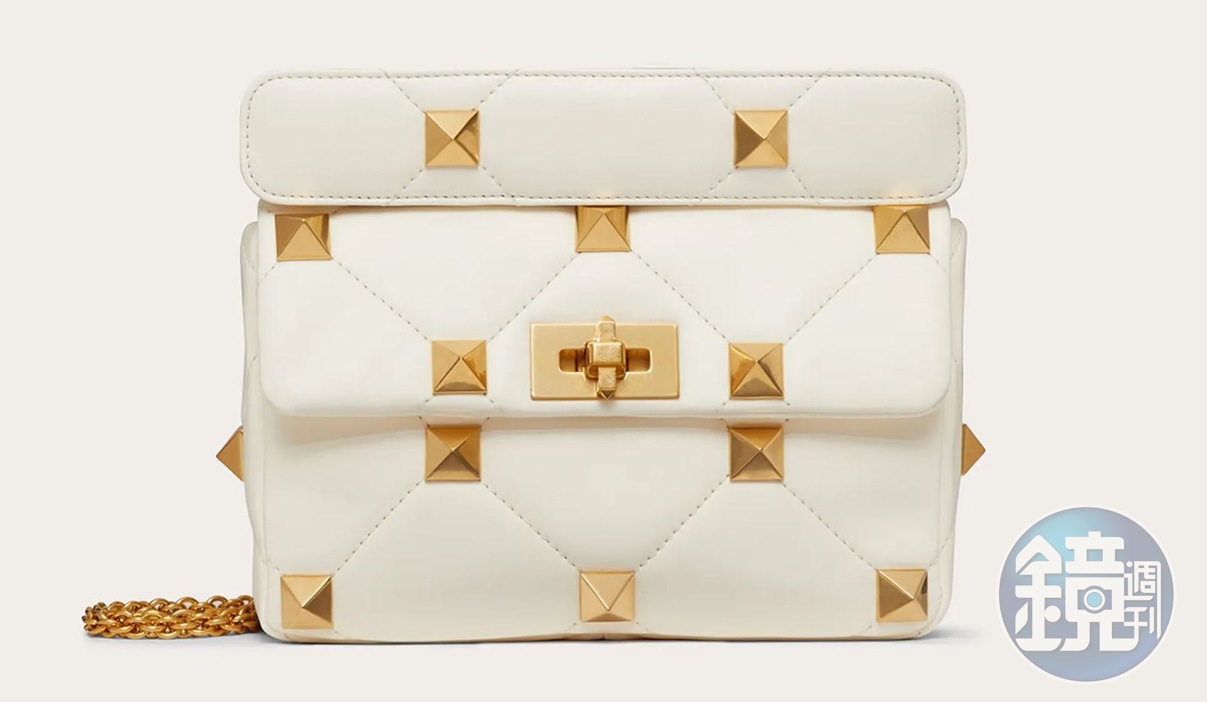 象牙白色Valentino Garavani Roman Stud。NT$105,000。（Valentino Garavani提供）