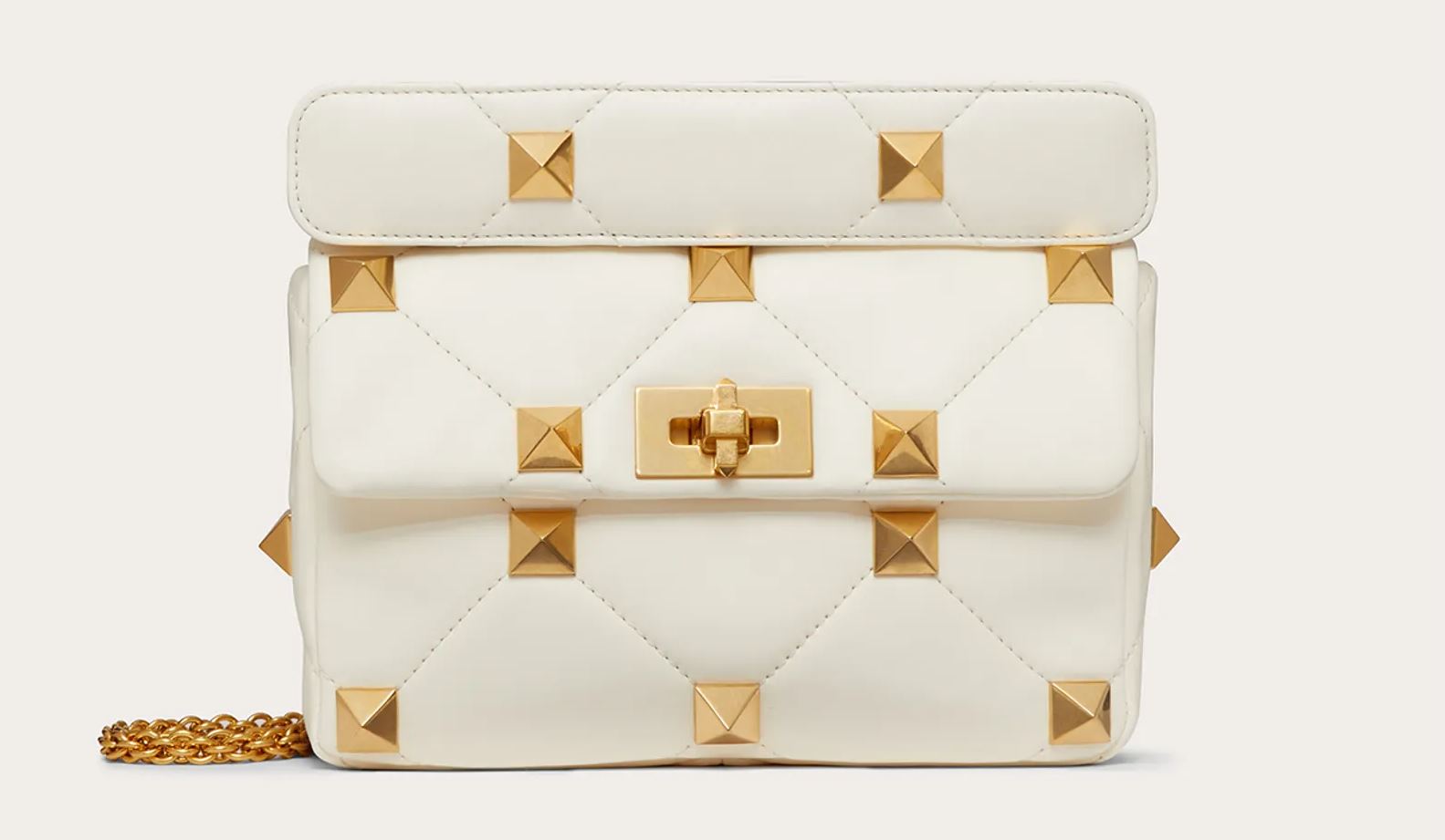 象牙白色Valentino Garavani Roman Stud。NT$105,000。（Valentino Garavani提供）
