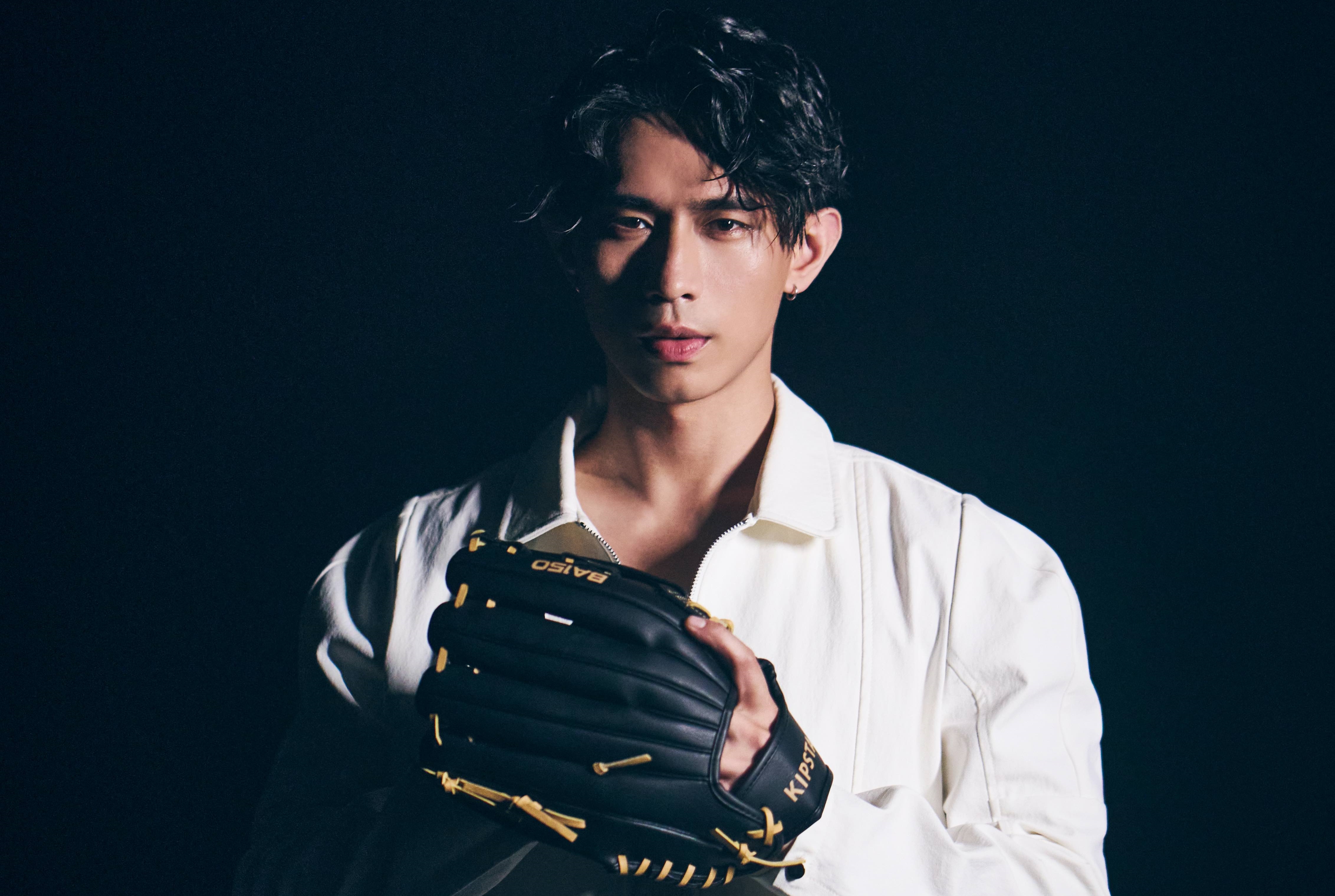 柏霖的弟弟是味全龍隊的職棒選手。（索尼音樂提供）