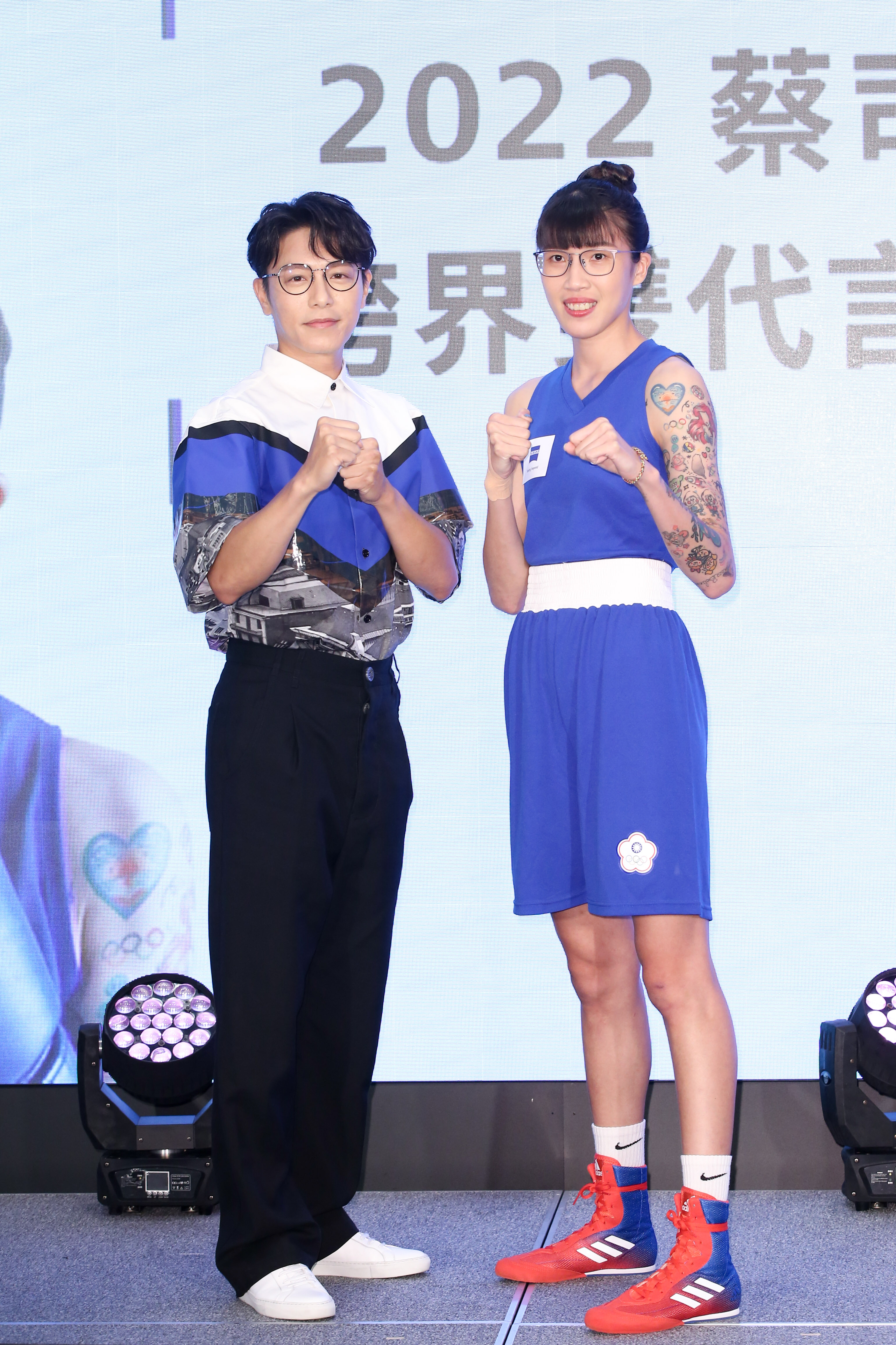 韋禮安與黃筱雯一起出席「蔡司清鋭MAX鏡片」代言記者會。