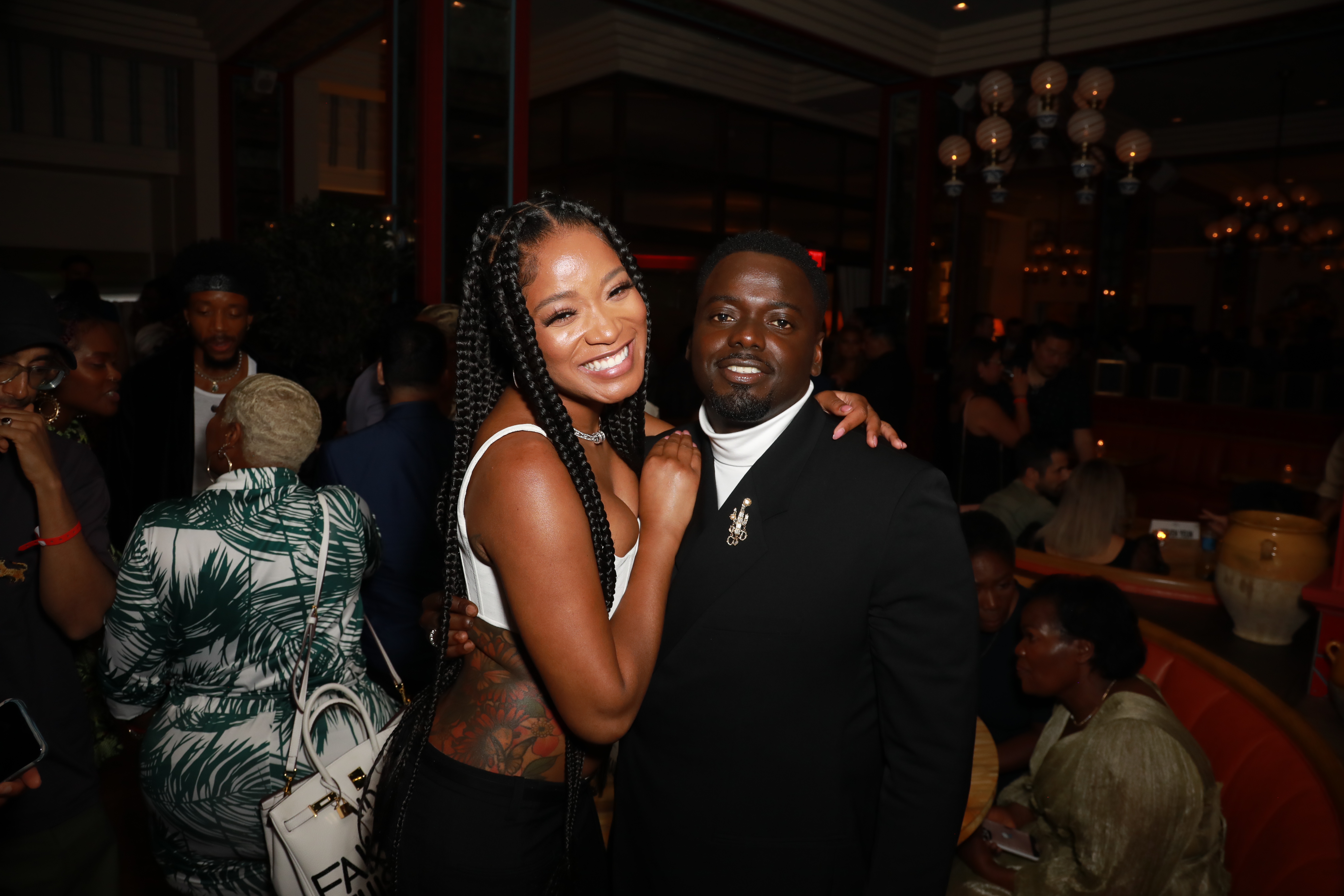 《不！》女主角琪琪帕瑪（左）與男主角丹尼爾卡盧亞。（UIP提供）