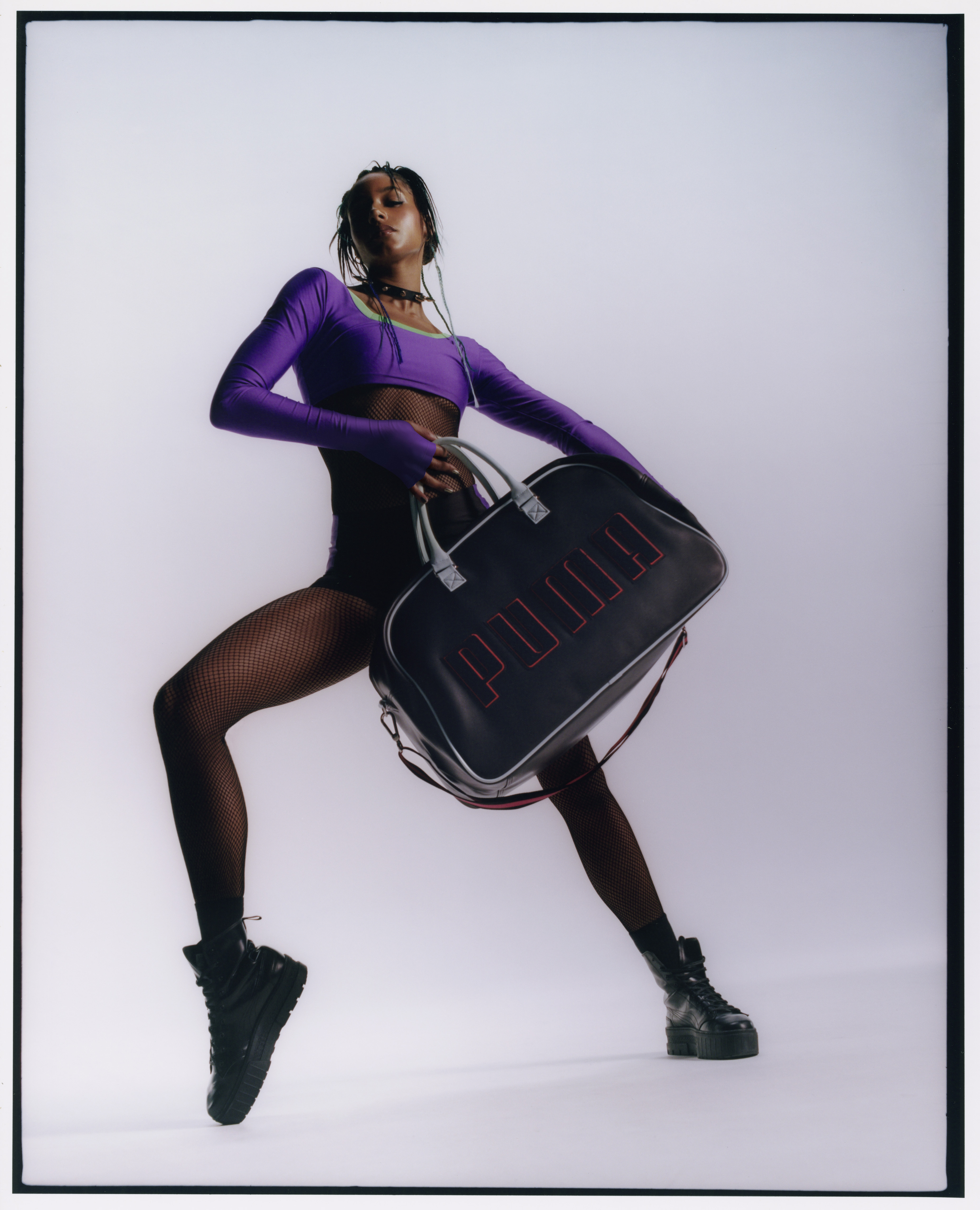 Dua Lipa系列手提大包 NT$4,280、Mayze Boot x Dua Lipa NT$4,980 PUMA。(PUMA提供)