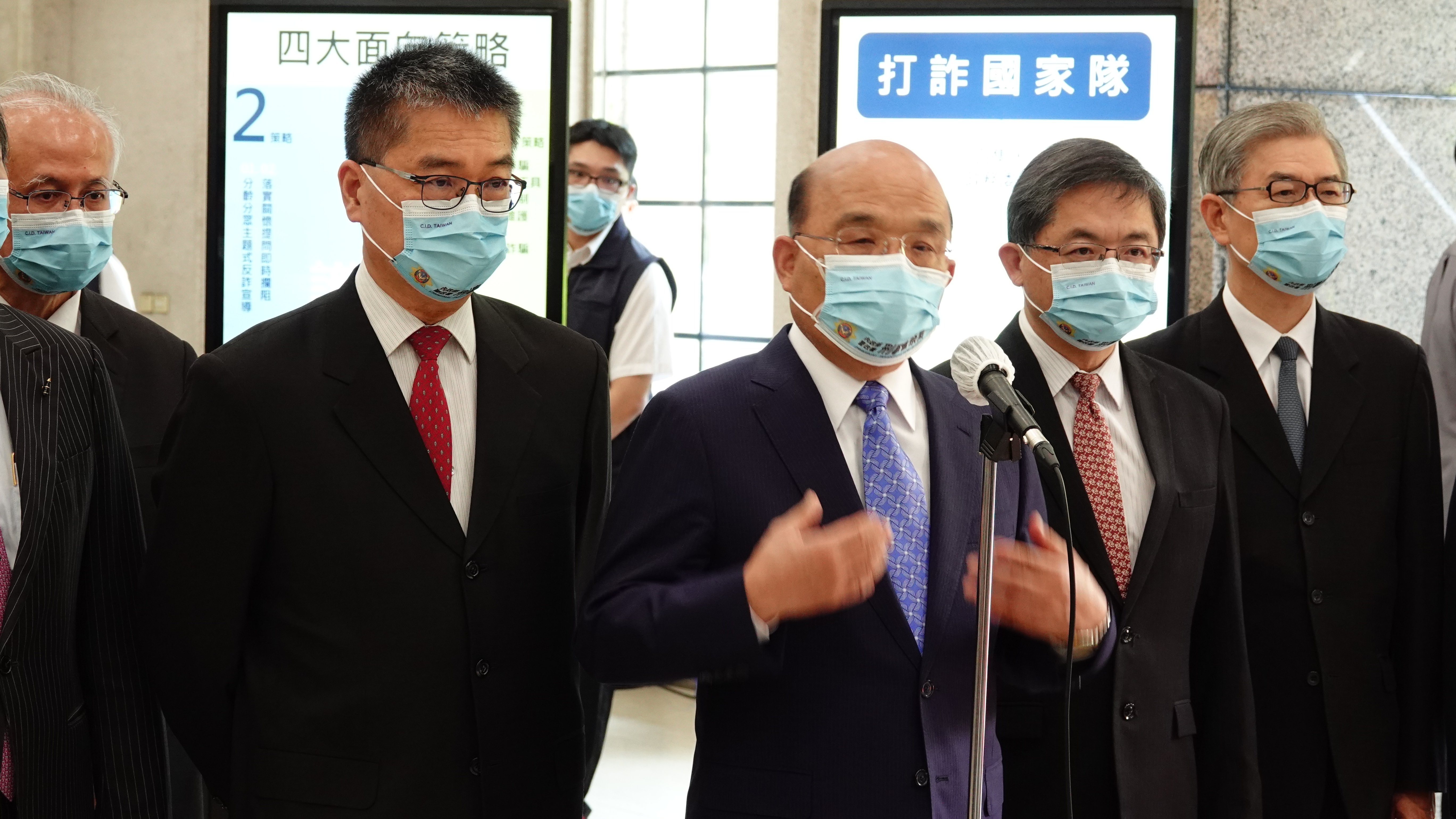 蘇貞昌上午指總統蔡英文任內持續加強國防和區域國家合作，軍事人員整備和訓練不斷檢討精進，維護國家主權與區域和平。