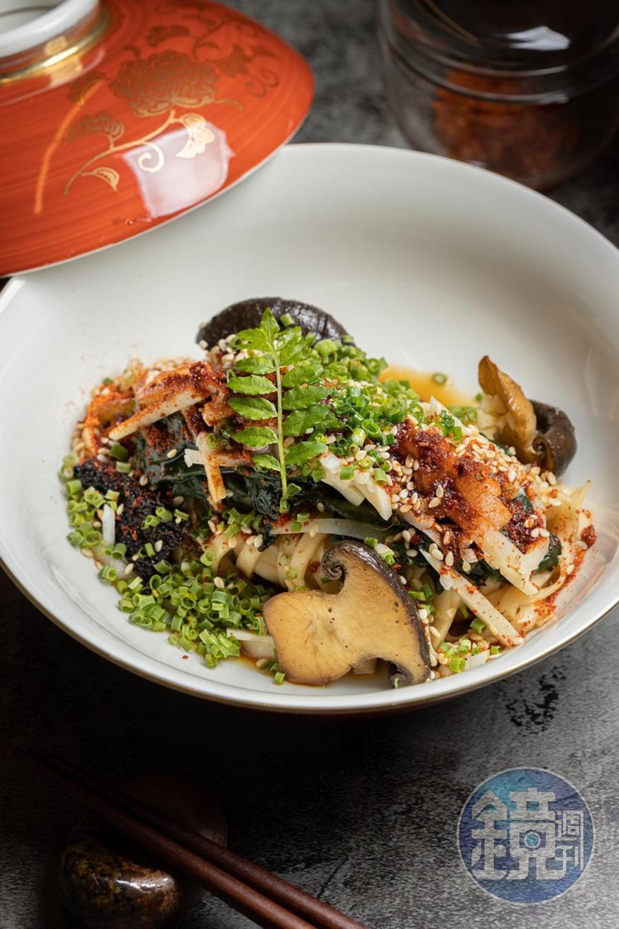 「Encore」是西餐版本的油潑麵，自家調配的十二香香料搭配羊肚菌醬汁、老薑油，用新鮮山椒葉提味，熱辣餘韻令人回味。