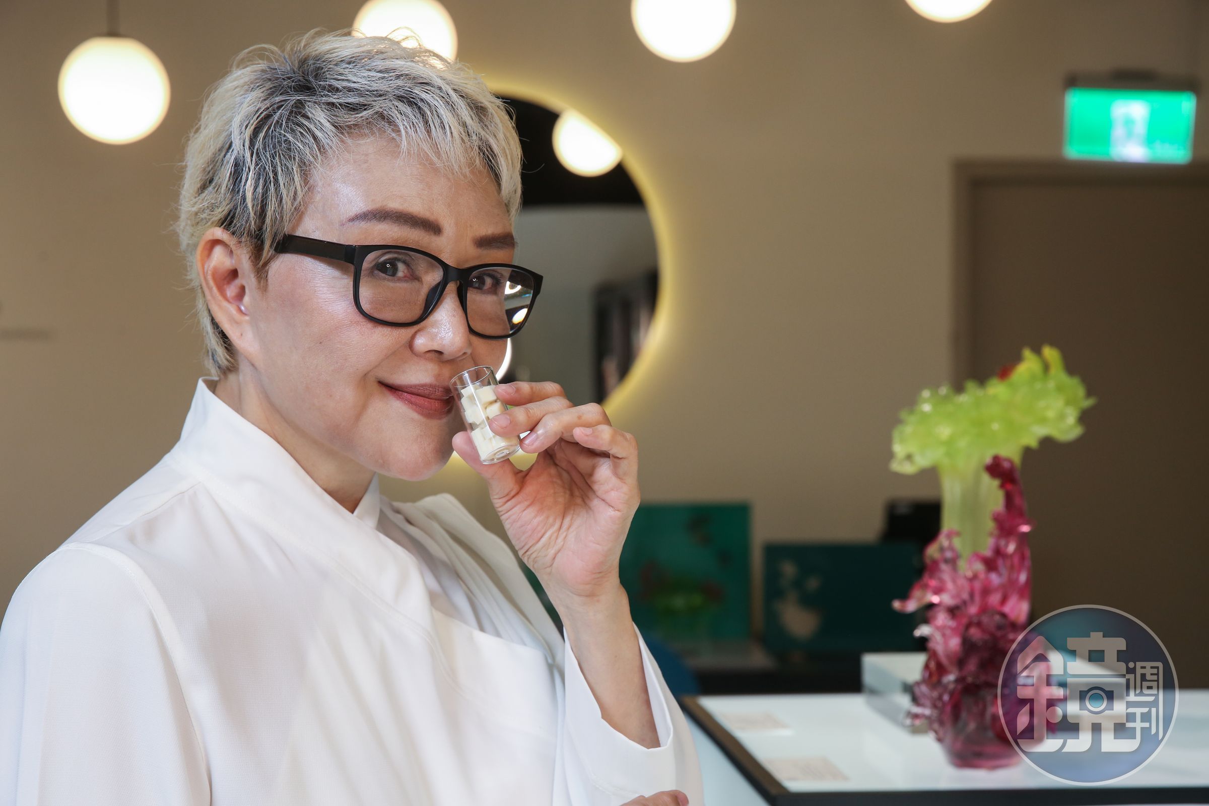 從五行神獸手工皂的造型、調香到功能研發，楊惠姍全程參與。