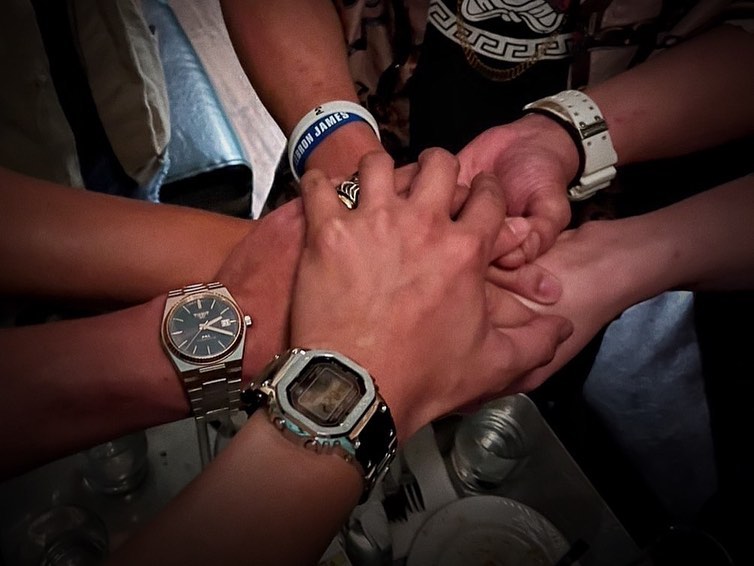 書偉今在臉書曬出ENERGY團員大合照。（翻攝張書偉shuwei臉書）