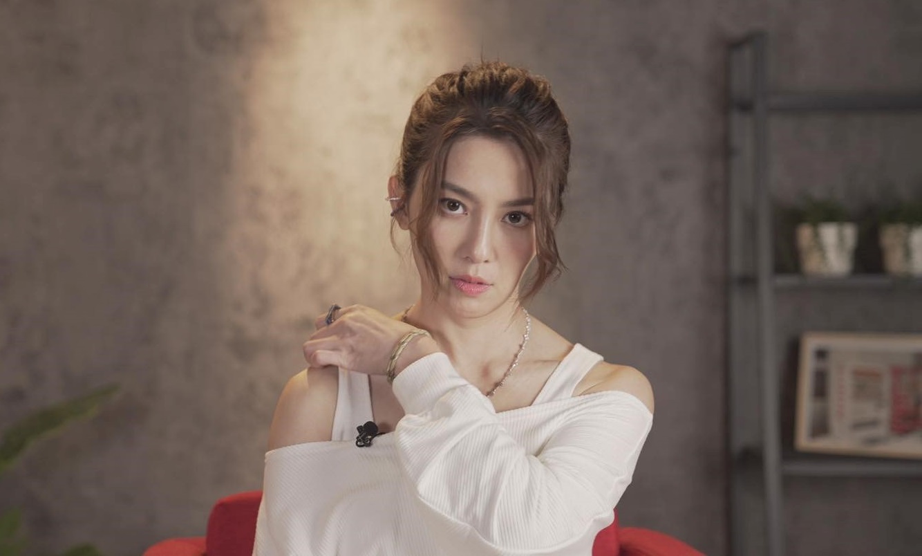 許藍方捲入不倫風波，遭判賠50萬元。（翻攝許藍方臉書）