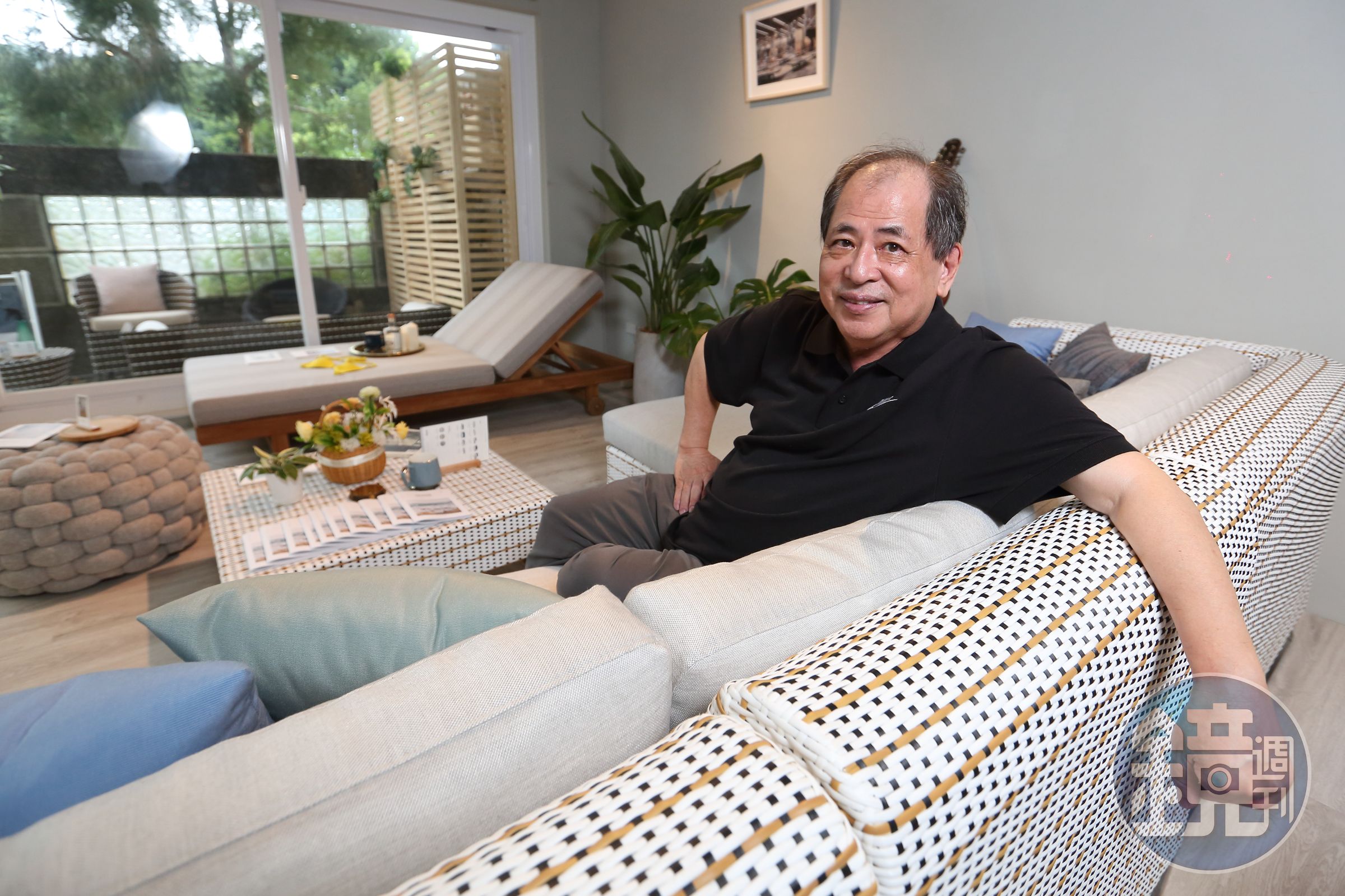蒲浩為擅長打造編織風休閒家具，成為許多五星級飯店、豪宅標準配備。