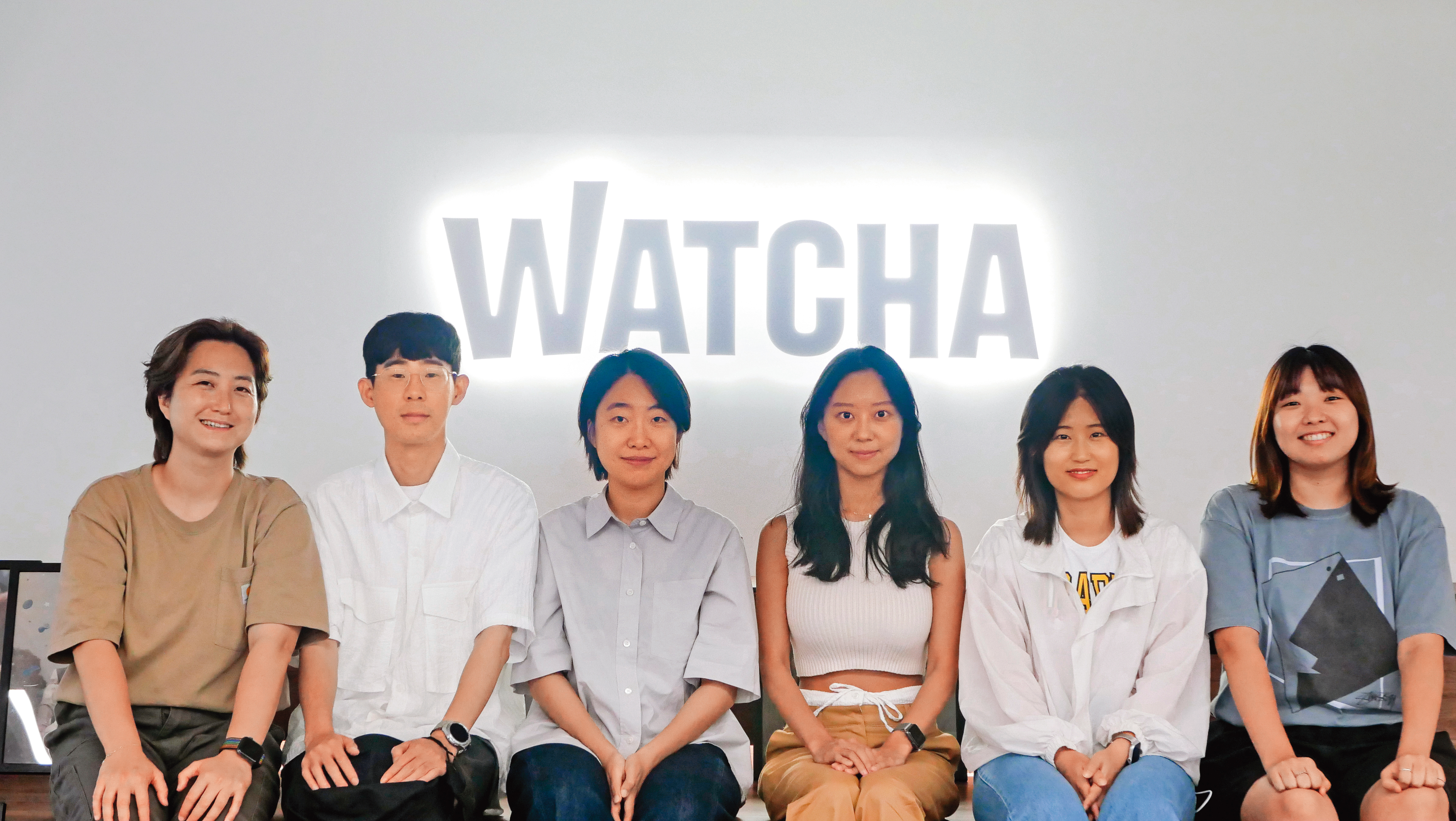串流平台Watcha請到實境秀經驗豐富的製作人團隊林憼兒（左起）、河憲卓、孔玟珵、曺婑彩、趙庭影和李明宙，打造《致我的季節：春，朴宰燦篇》。（GagaOOLala提供）