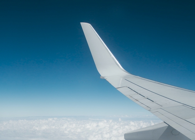 澎湖縣政府為協助民眾緊急或就醫等須搭機情況，即日起為緊急需求民眾保留機位。（示意圖，Pexels）