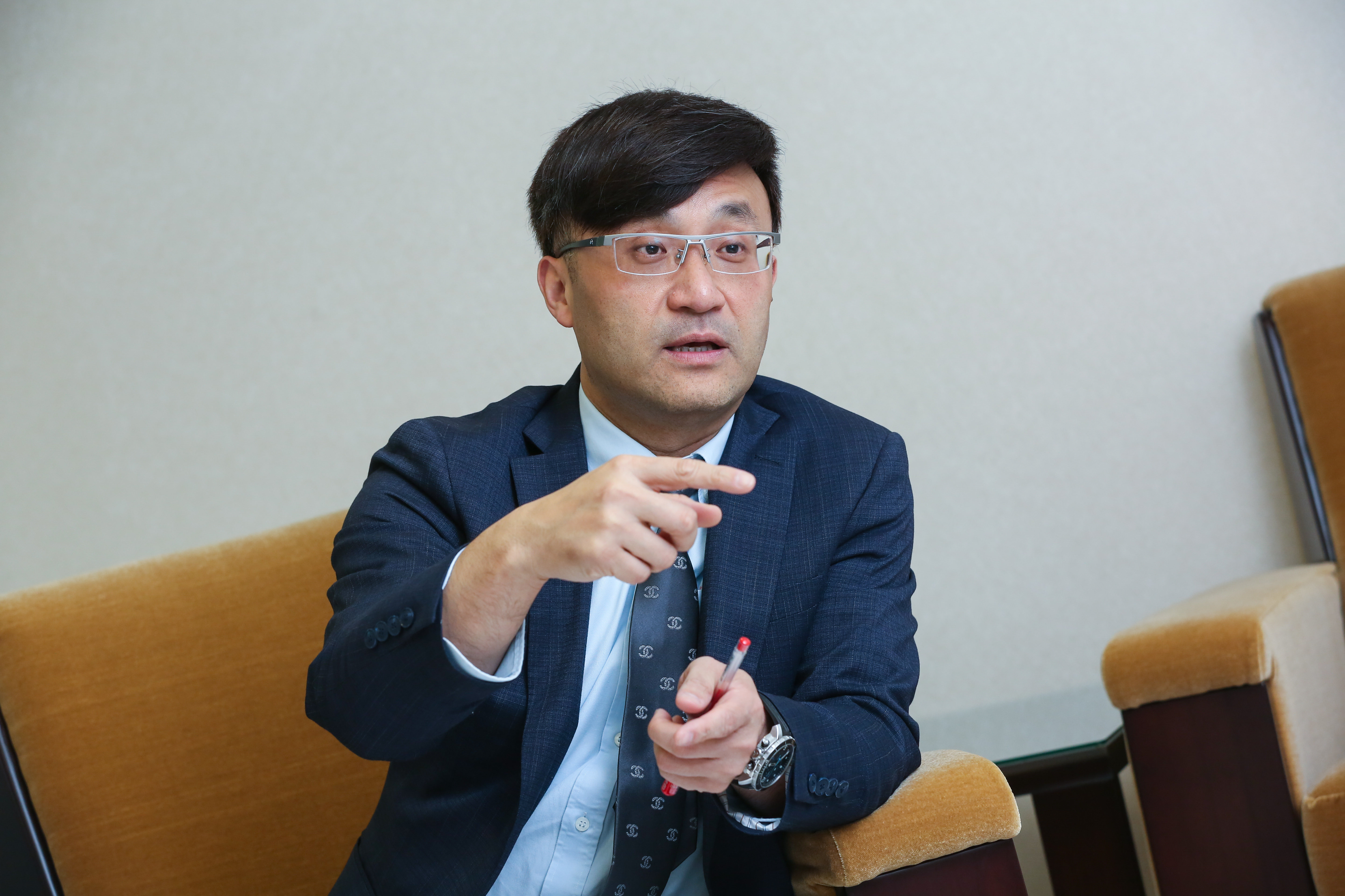 台股破底危機暫解，陳奕光點名大立光等蘋概股反彈可期。