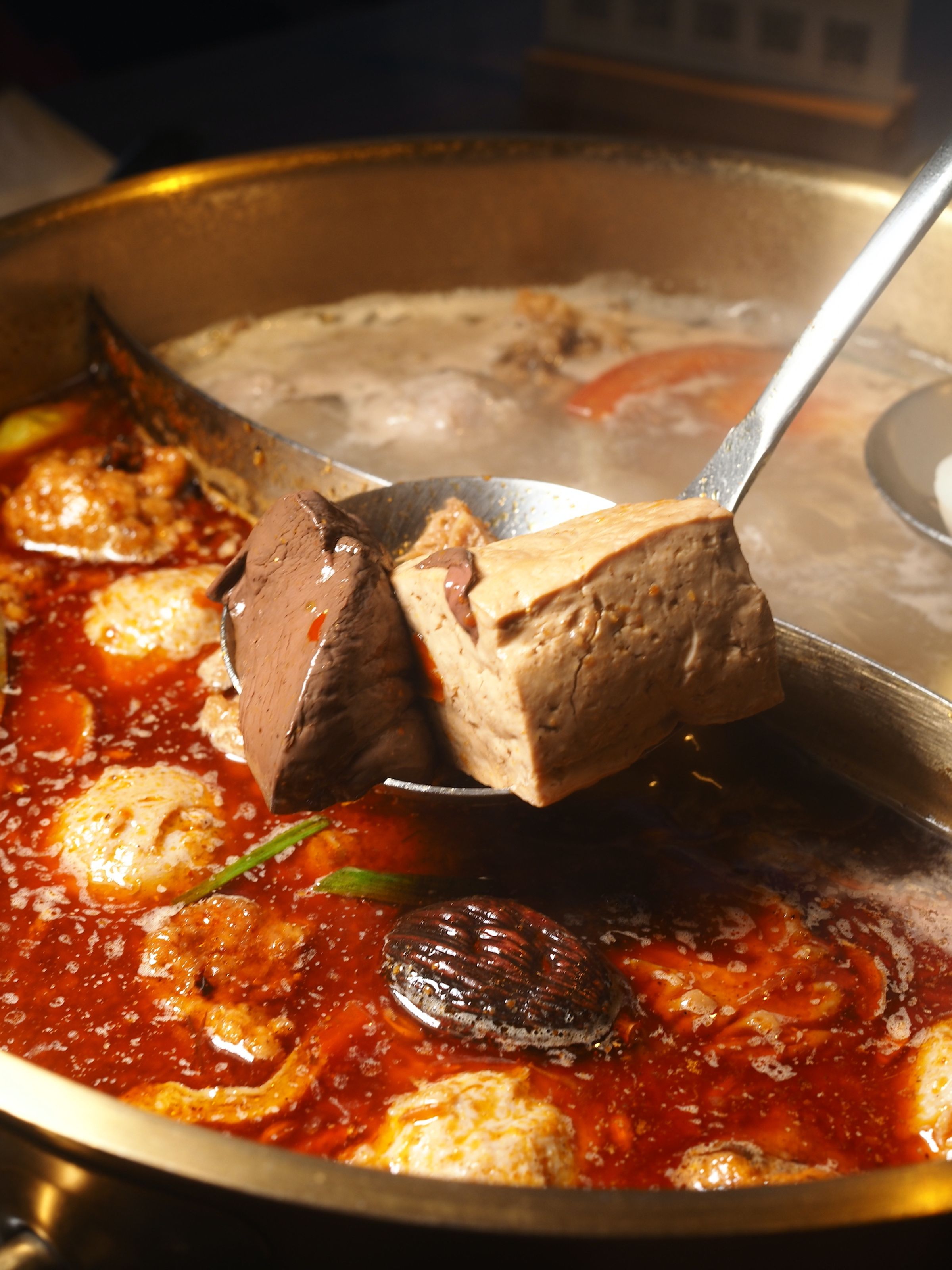 鴨血、豆腐個頭雖大但相當入味。