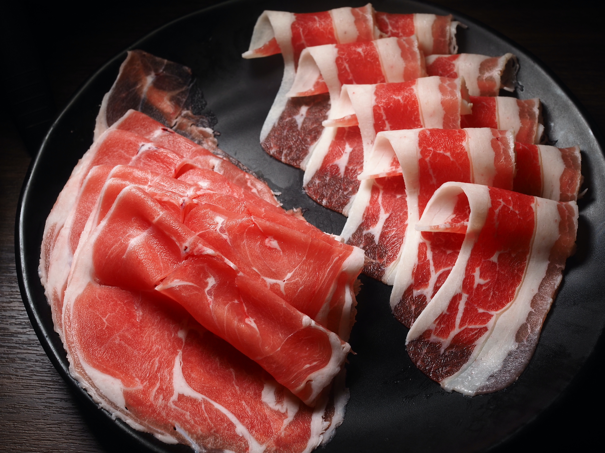 肥牛也不會太油，肉與油脂的比例得當。