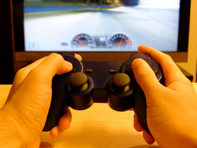 各大遊戲廠商公布今年暑假的「未成年人暑期限玩」，未成年玩家暑期間限時開放玩遊戲。（示意圖，取自photo AC）