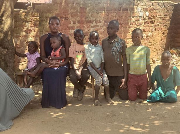 烏干達一名女子連續產下5對雙胞胎，老公趁隙落跑。（翻攝自NTV Mwasuze Mutya）