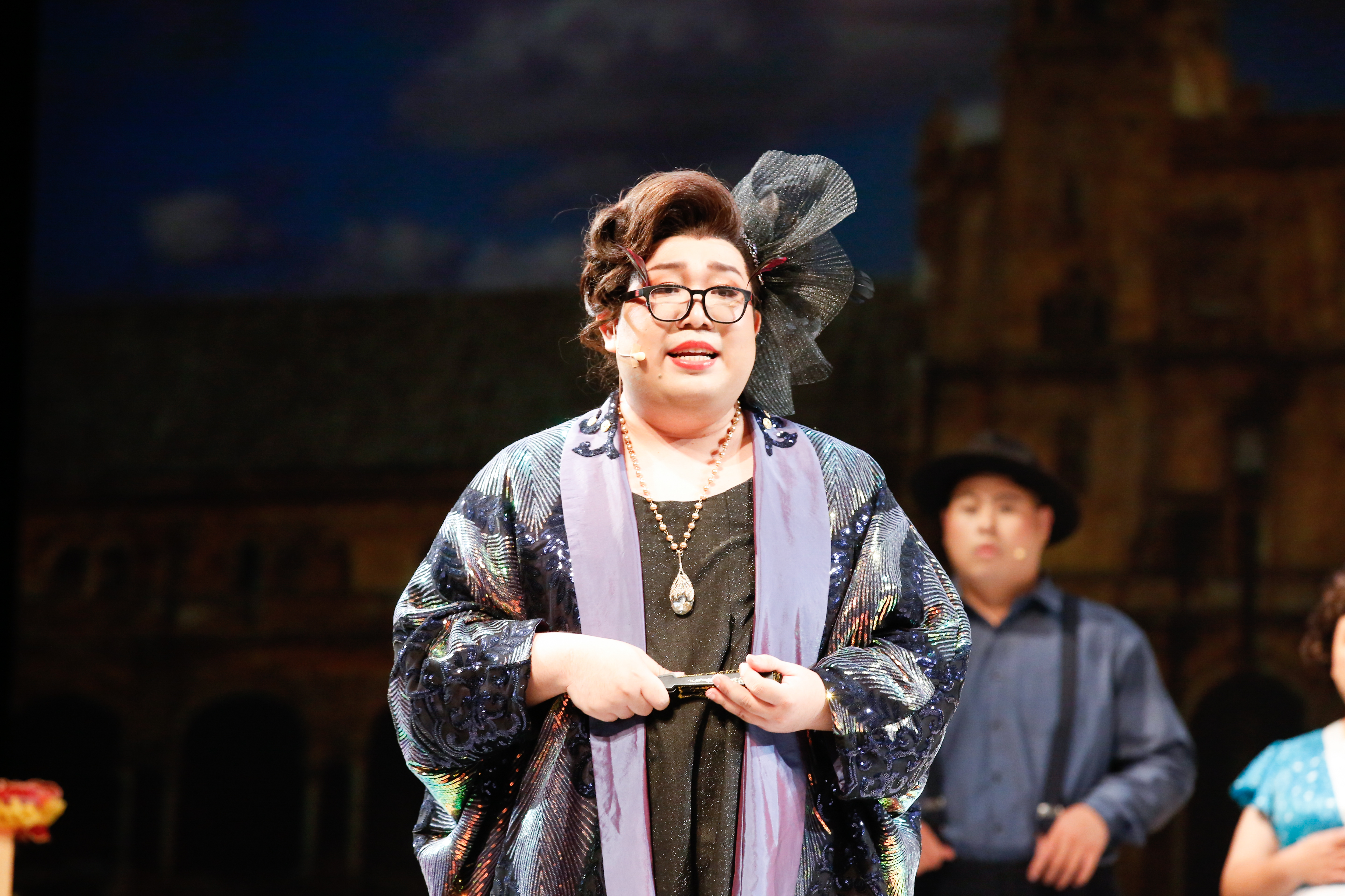 娘娘講話辛辣：「怎麼會找一個愛東嫌西嫌的網紅來演舞台劇。」