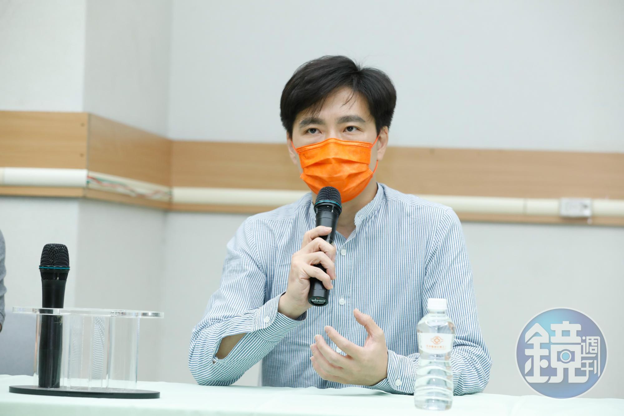 針對林志穎自撞分隔島導致火燒車事件，弟弟林志鑫（圖）表示林志穎「傷勢相對穩定，未來2、3天是重點。」