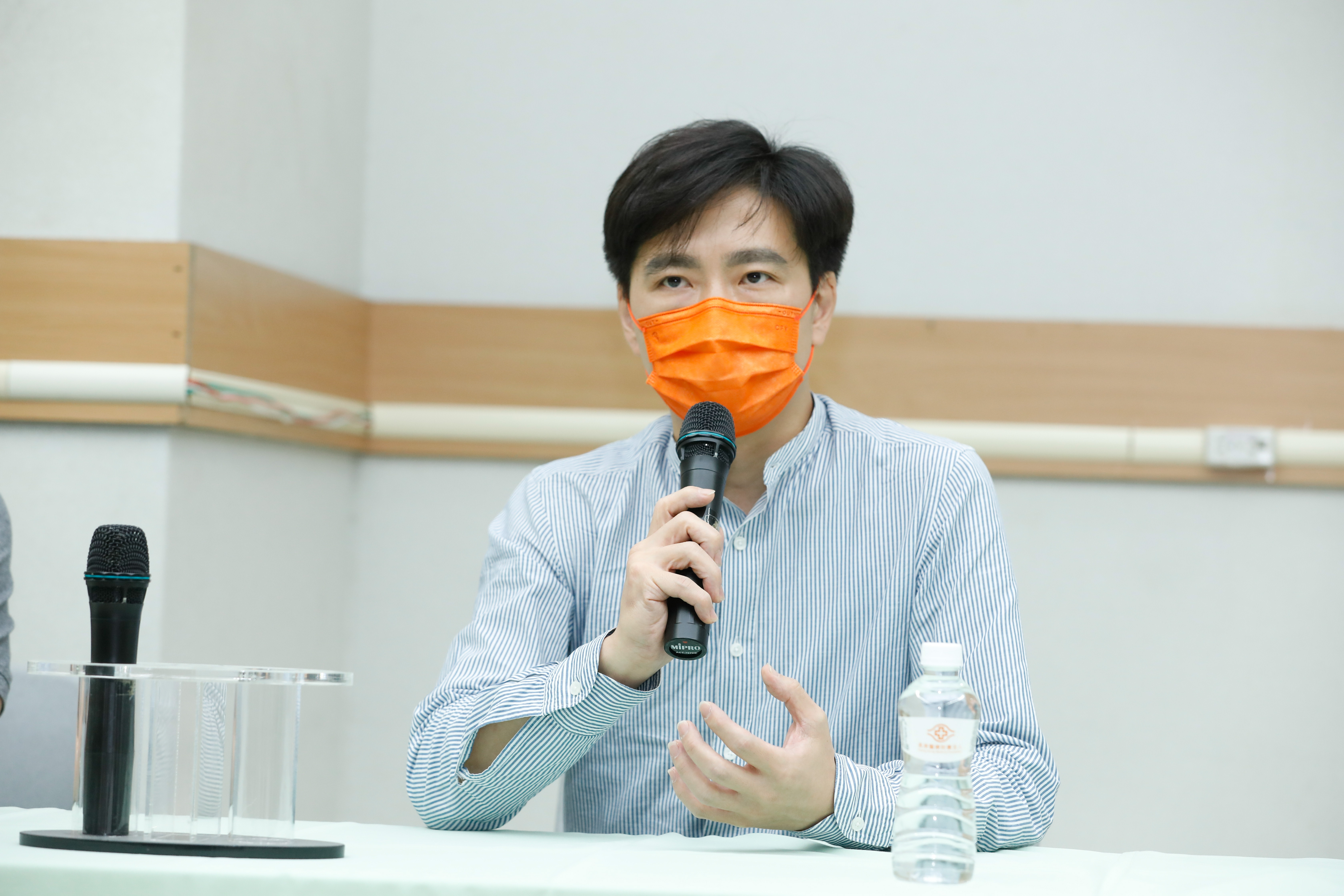 針對林志穎自撞分隔島導致火燒車事件，弟弟林志鑫（圖）表示林志穎「傷勢相對穩定，未來2、3天是重點。」