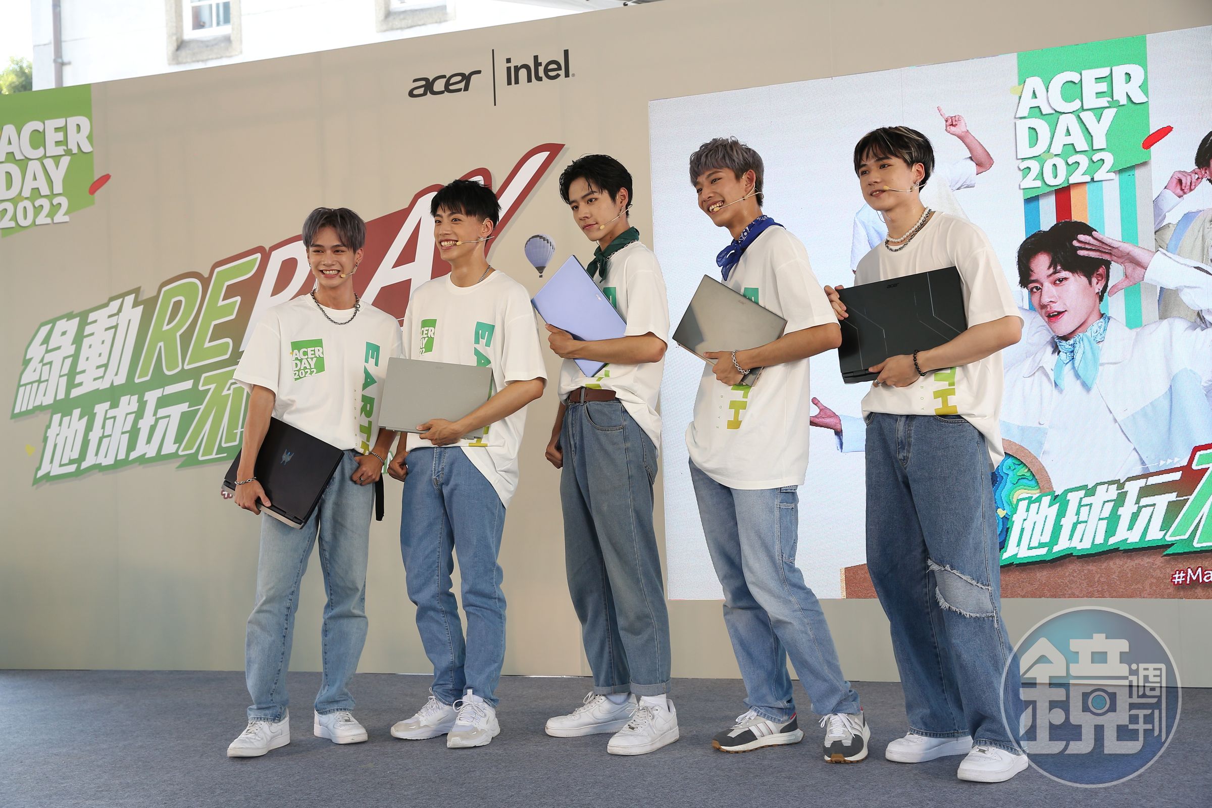 「宏碁acer Day」找最近爆紅的原子少年團出席站台。