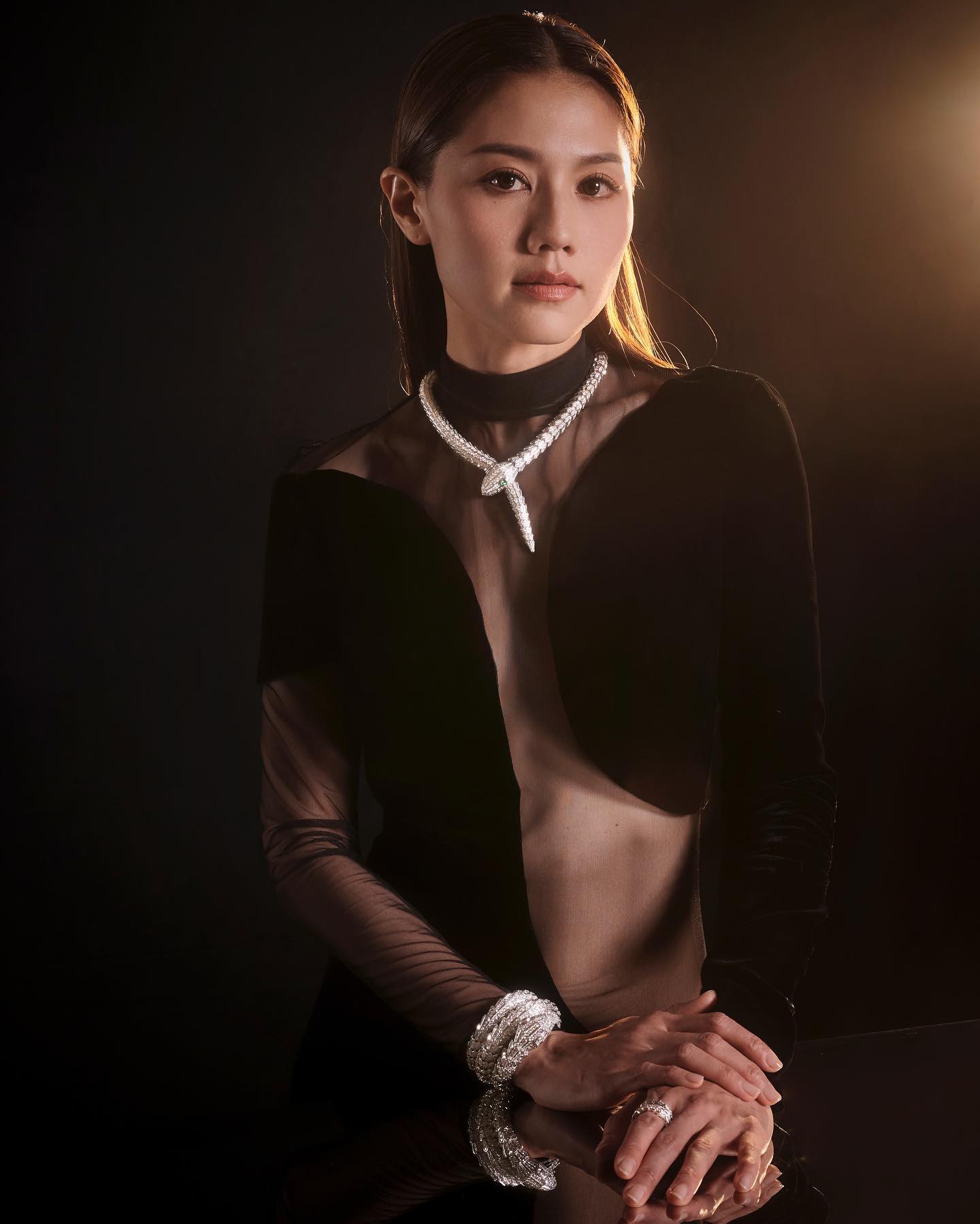 周秀娜二次提名香港電影金像獎最佳女主角,獲得設計師金童Tom Ford與義大利珠寶傳奇Bulgari贊助。(翻攝自周秀娜臉書)