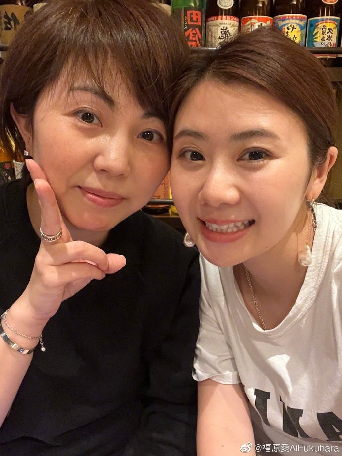 湯媛媛(左)和福原愛(右)交情深厚。(翻攝福原愛微博)