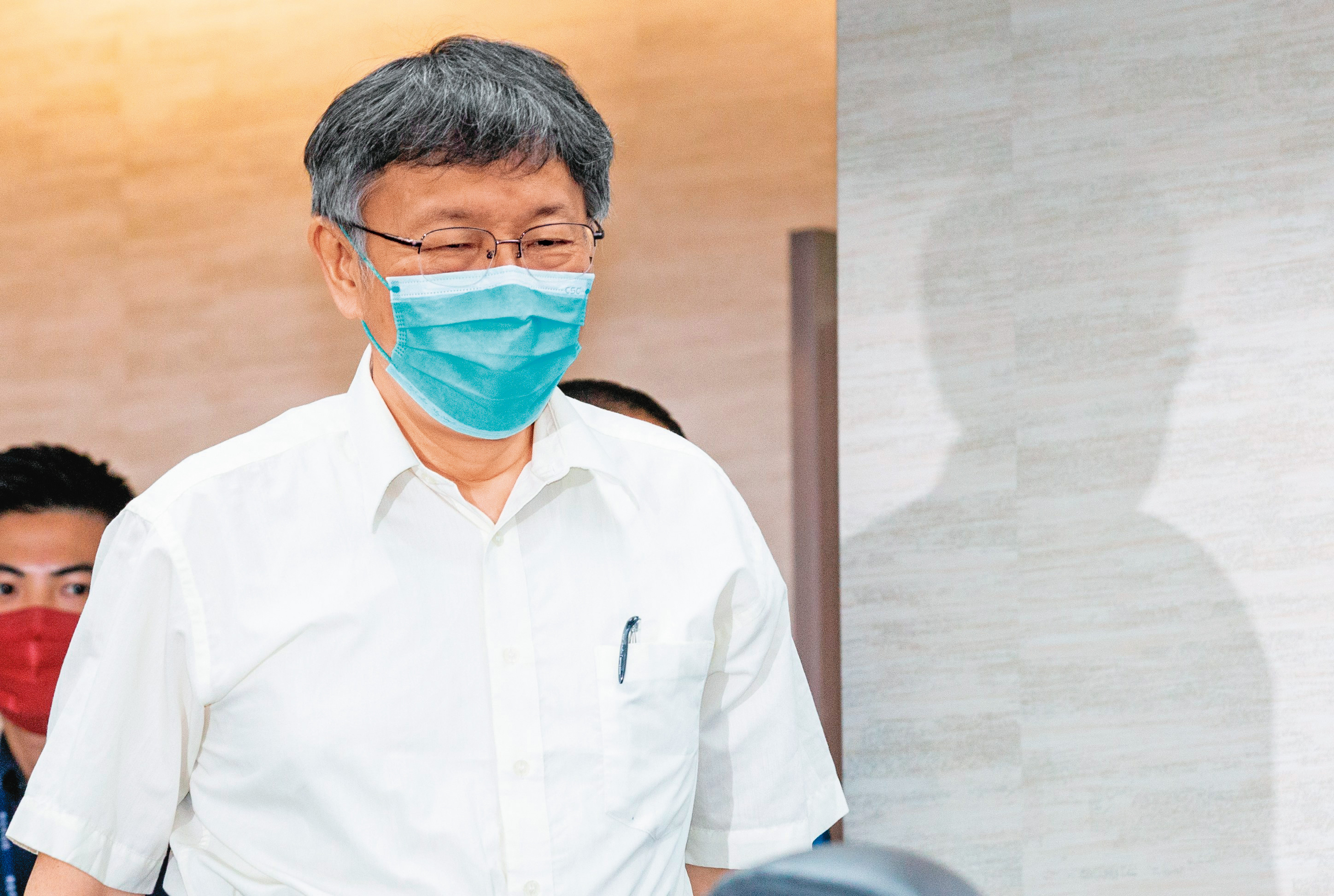 針對參選總統一事，柯文哲提出了新講法，「我不選的話，民進黨太容易選了」，表面上是賭氣的話，事實上是在召喚對民進黨權力運作不滿的選民。