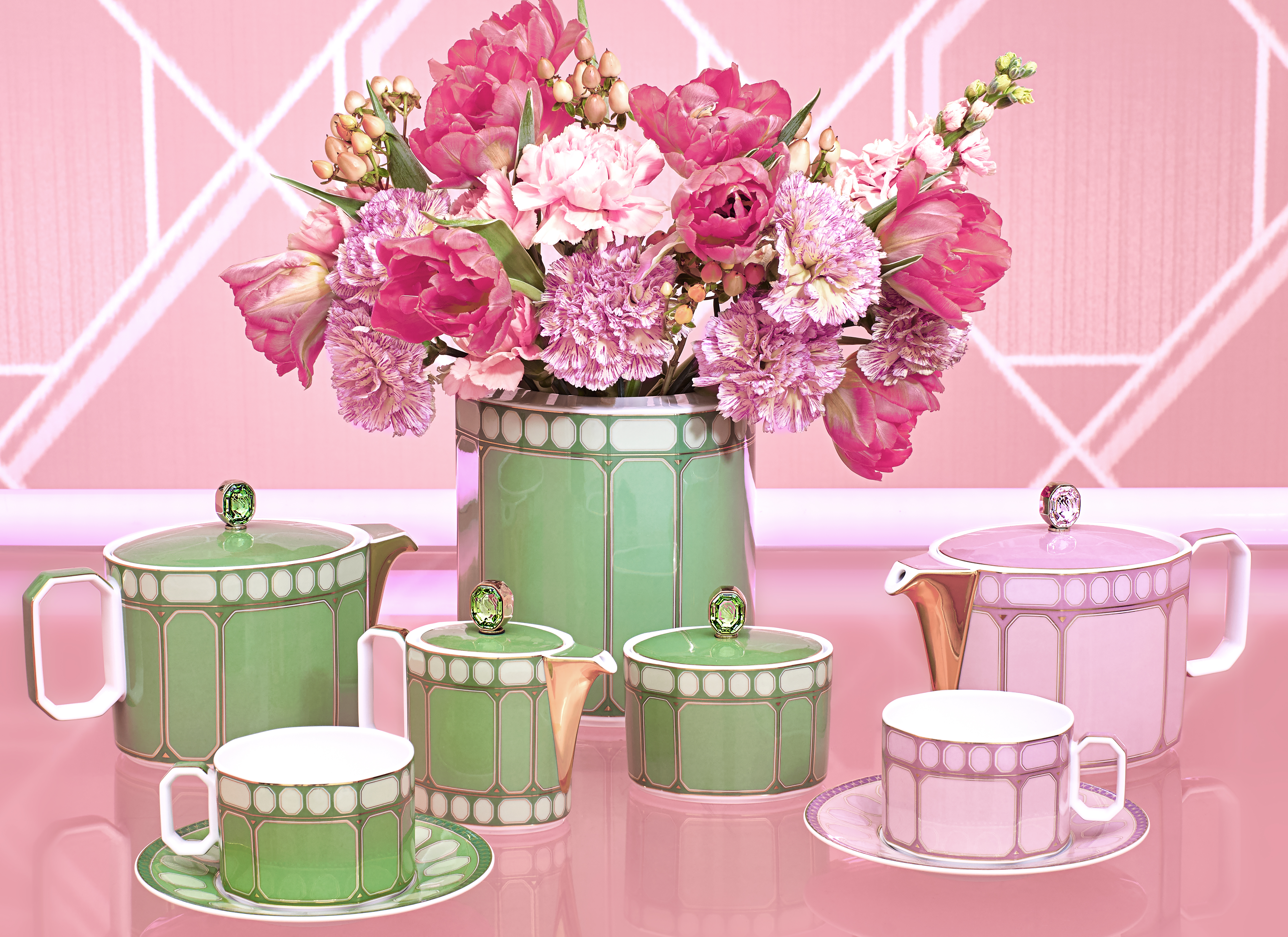 SWAROVSKI X Rosenthal Signum系列形象照。（施華洛世奇提供）