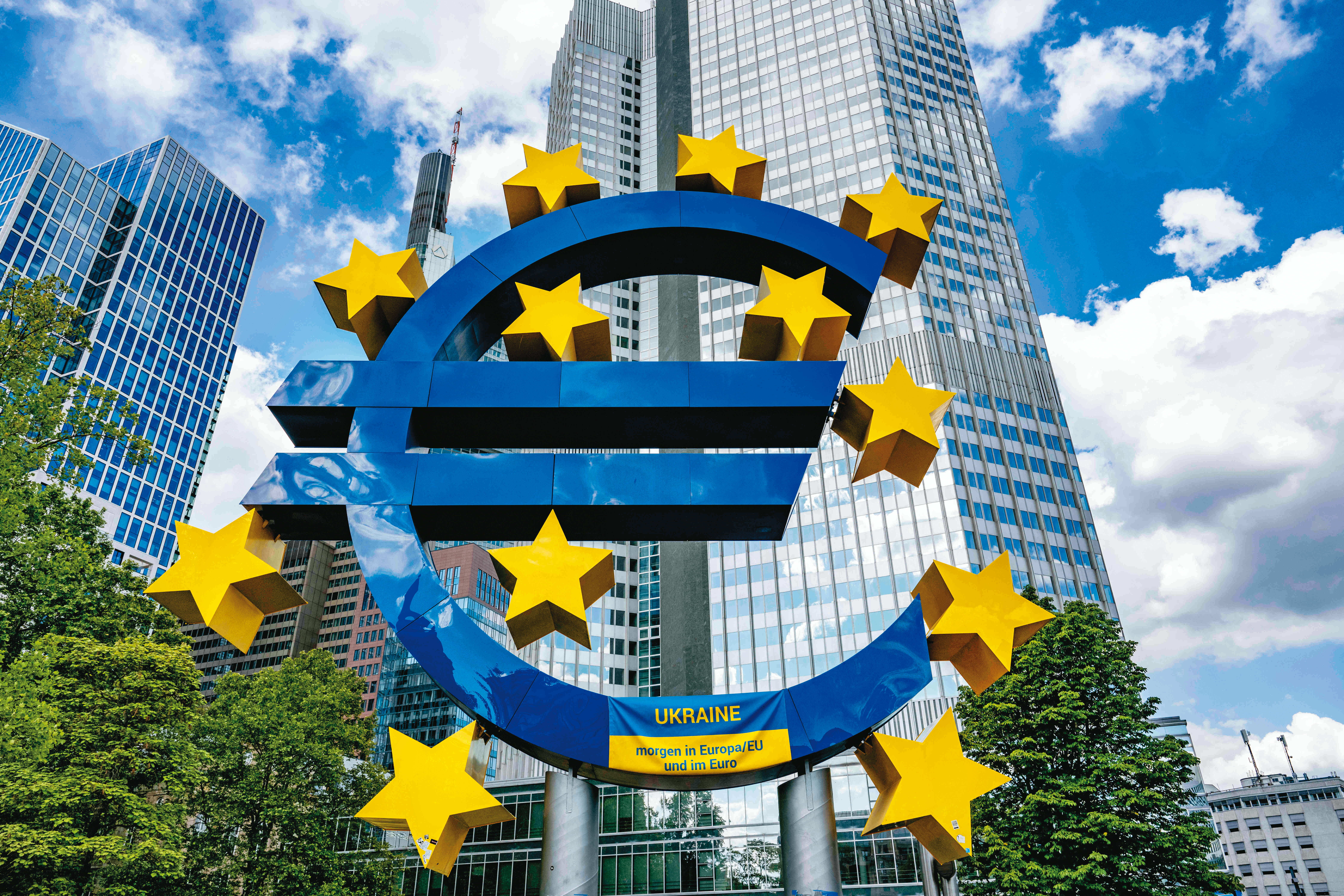 通膨續創新高，歐元區在上週出乎意料地升息2碼。（東方IC）