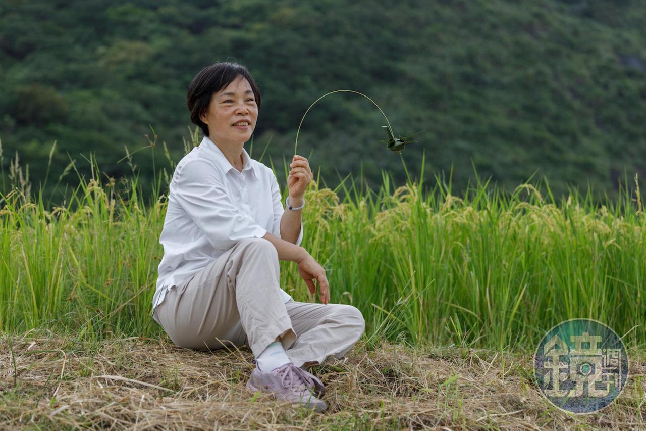 「台灣原味」創辦人暨「台灣好食協會祕書長」吳美貌，長期陪伴部落發展農業，她見證過此地從荒煙漫草到如今的稻田油綠。