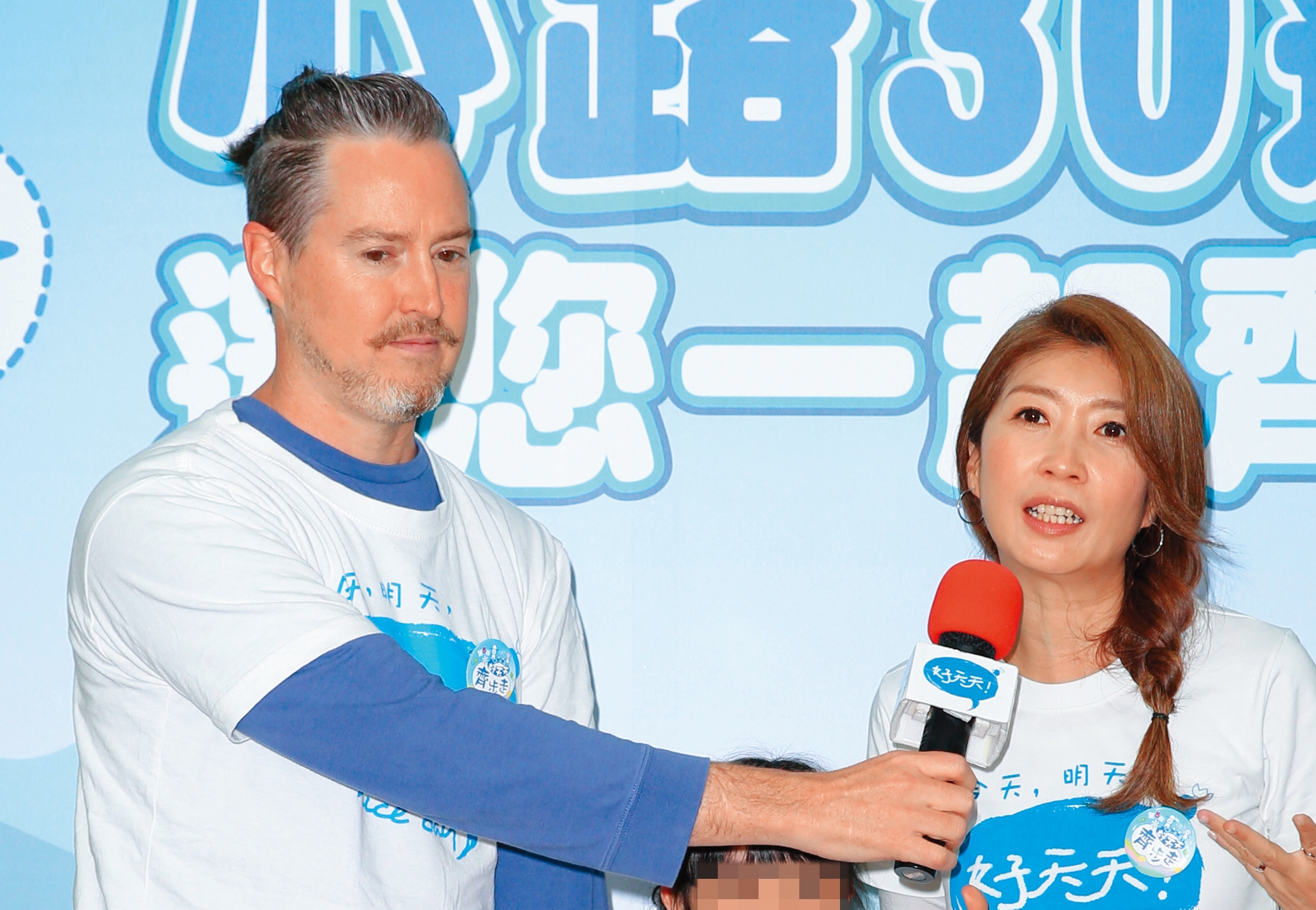 有一說黃嘉千（右）引以為傲的房產投資心得，其中也有夏克立（左）的援助。更有藝界人士說夏克立賺得不少，有到億元等級。