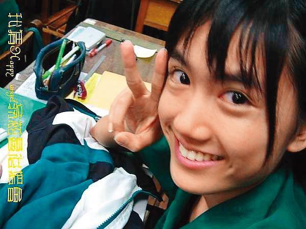翁滋蔓念北一女時，鼻頭有肉、鼻梁山根較塌。（翻攝自痞客邦）