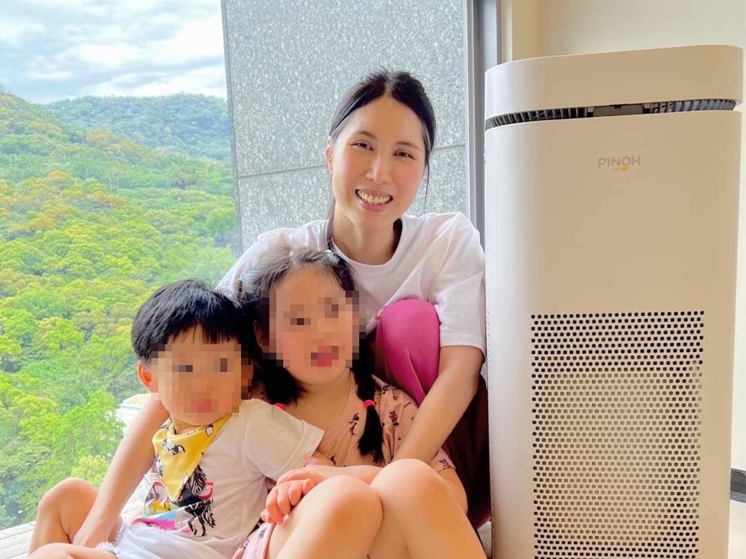 李亞萍提到余苑綺病情忍不住掩面痛哭。（翻攝余苑綺臉書）