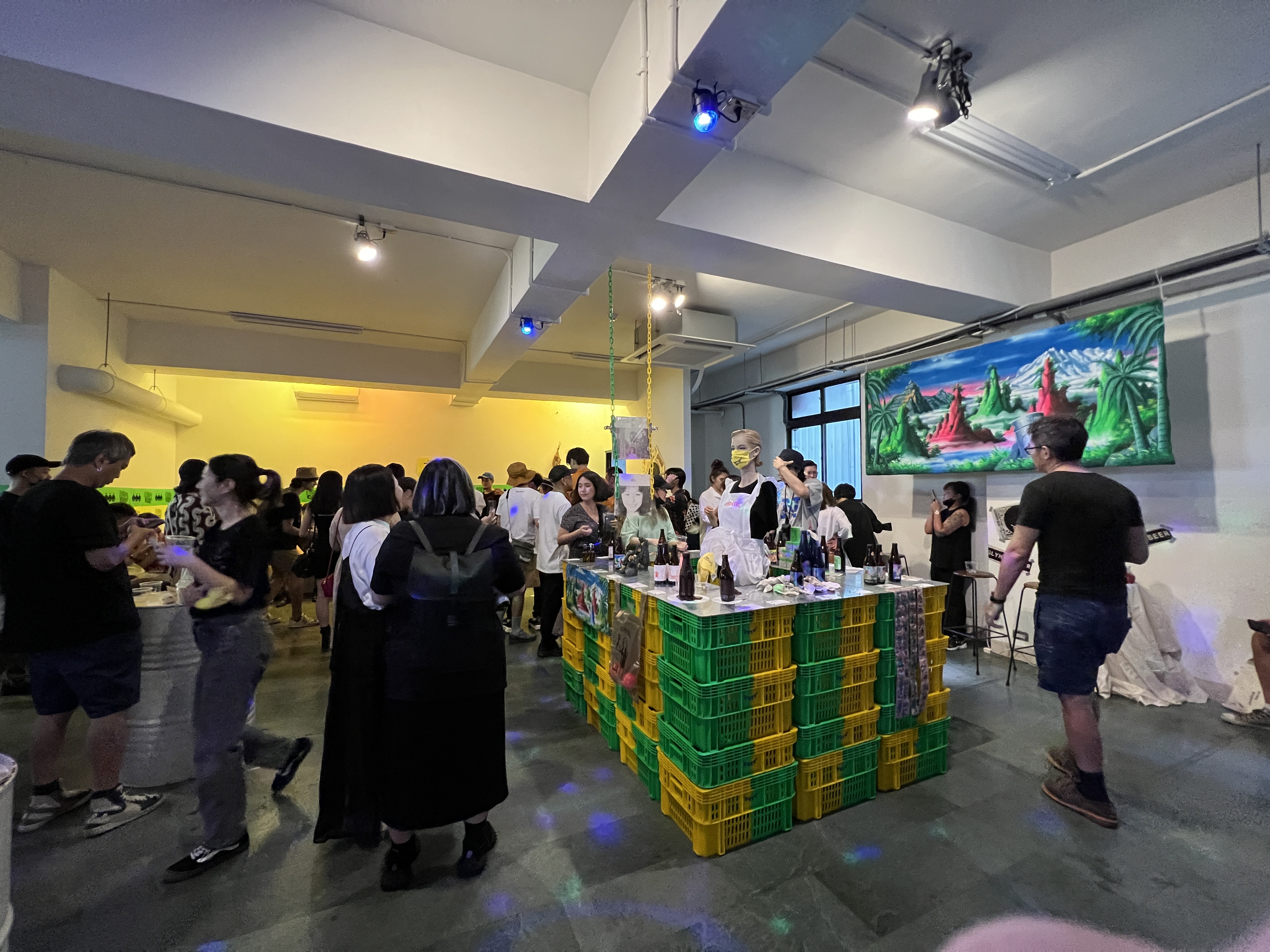 會場展示酉鬼的全系列酒款。