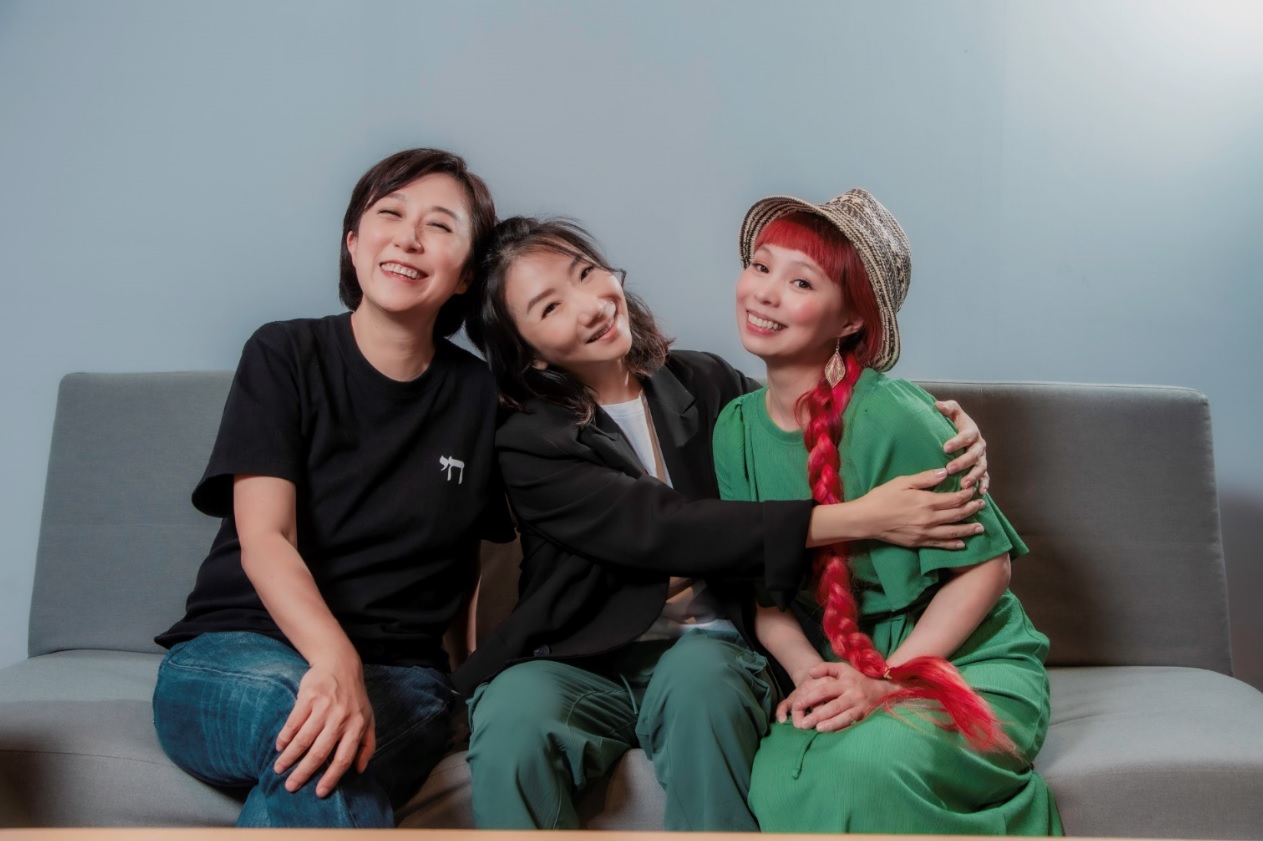 陶晶瑩首次攻蛋，演唱會當天，將找來好友黃韻玲（左）、許哲珮（右），及魏如萱助陣。（KKLIVE提供）